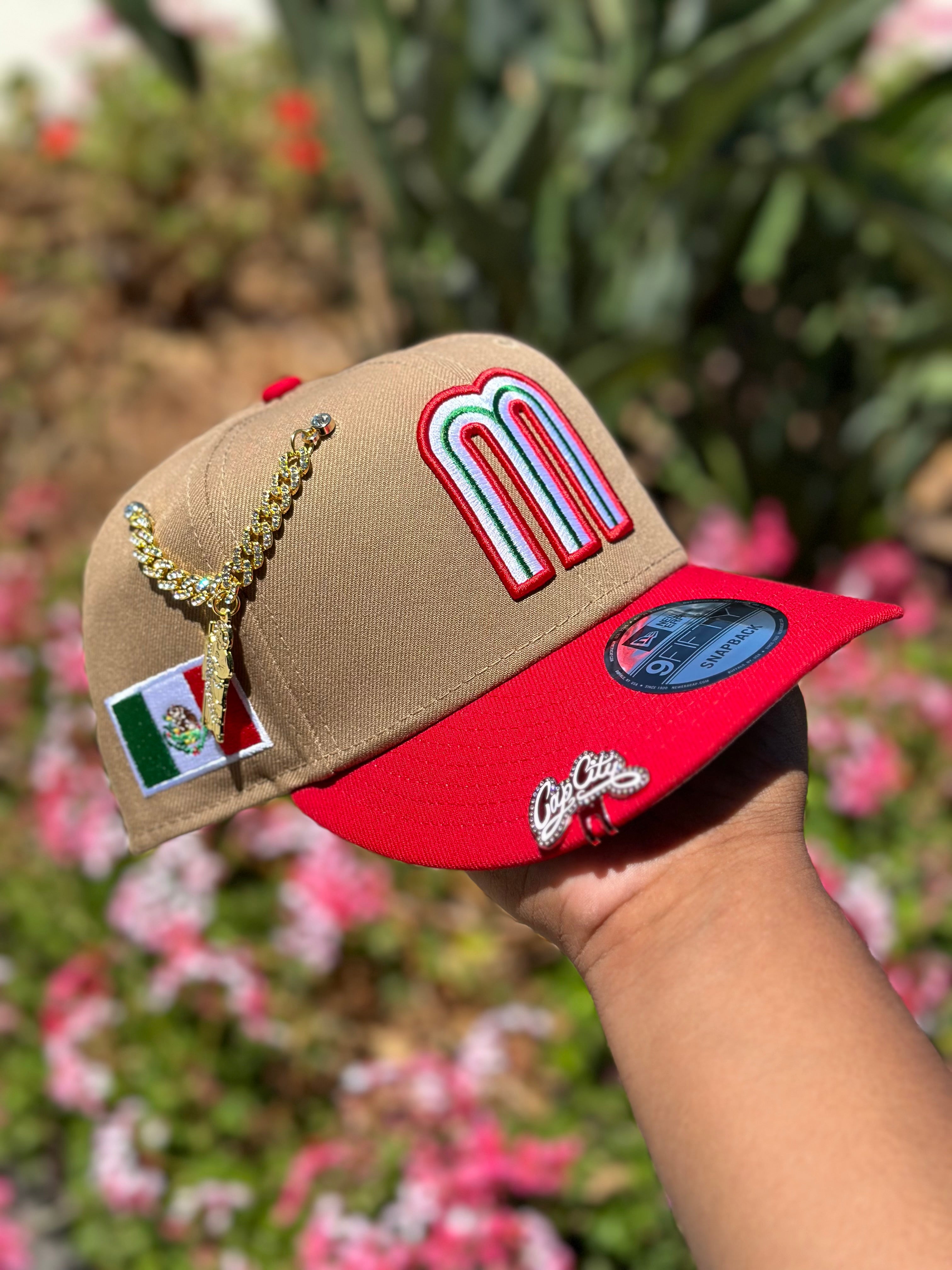 NEW ERA EXCLUSIVE 9FIFTY KHAKI RED MEXICO SNAPBACK W MEXICO FLAG SIDE