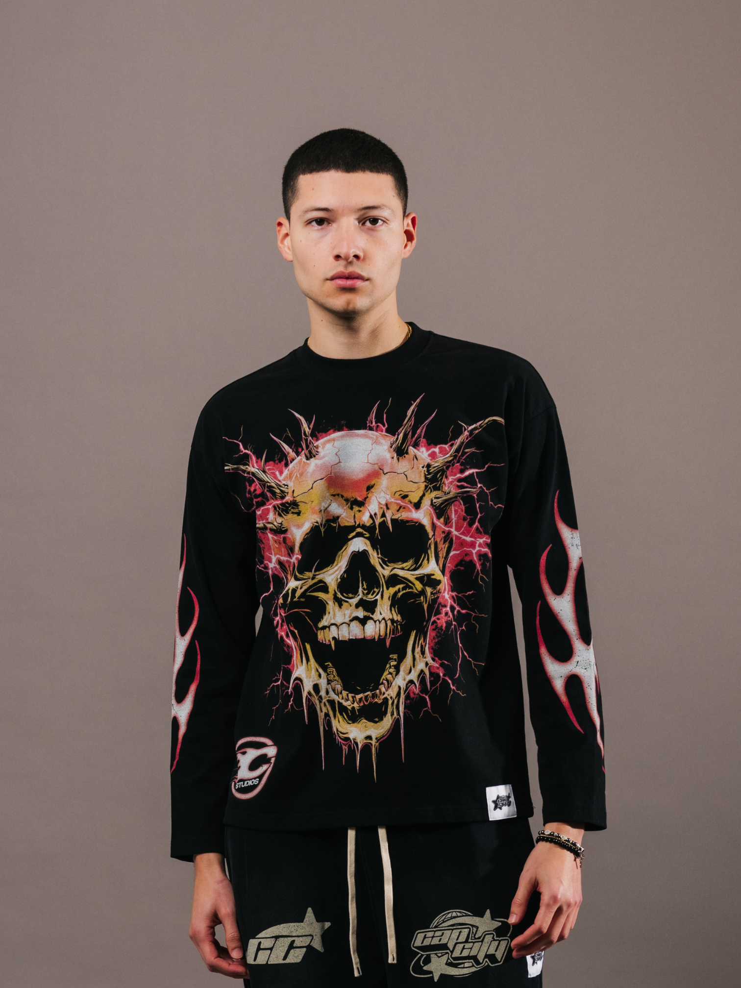 EXCLUSIVE CLUB BLACK THE DEVIL IS A LIAR LONG SLEEVE TEE