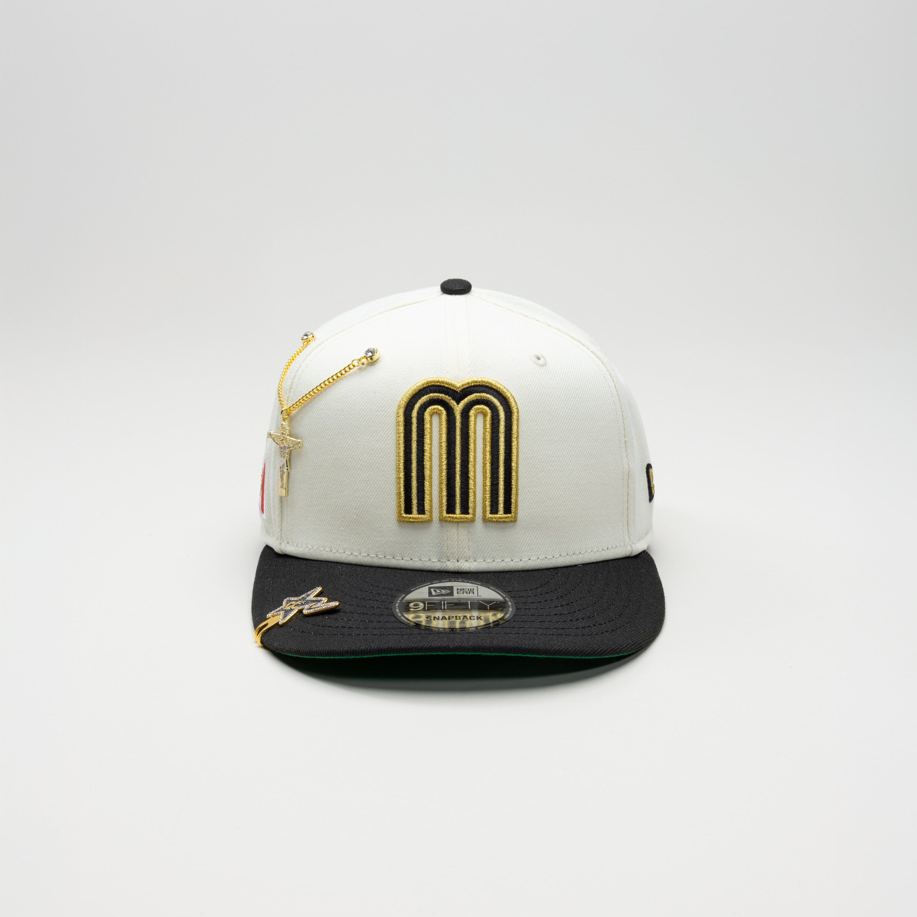 NEW ERA EXCLUSIVE 9FIFTY CHROME WHITE/BLACK MEXICO SNAPBACK W/ MEXICO FLAG SIDE PATCH