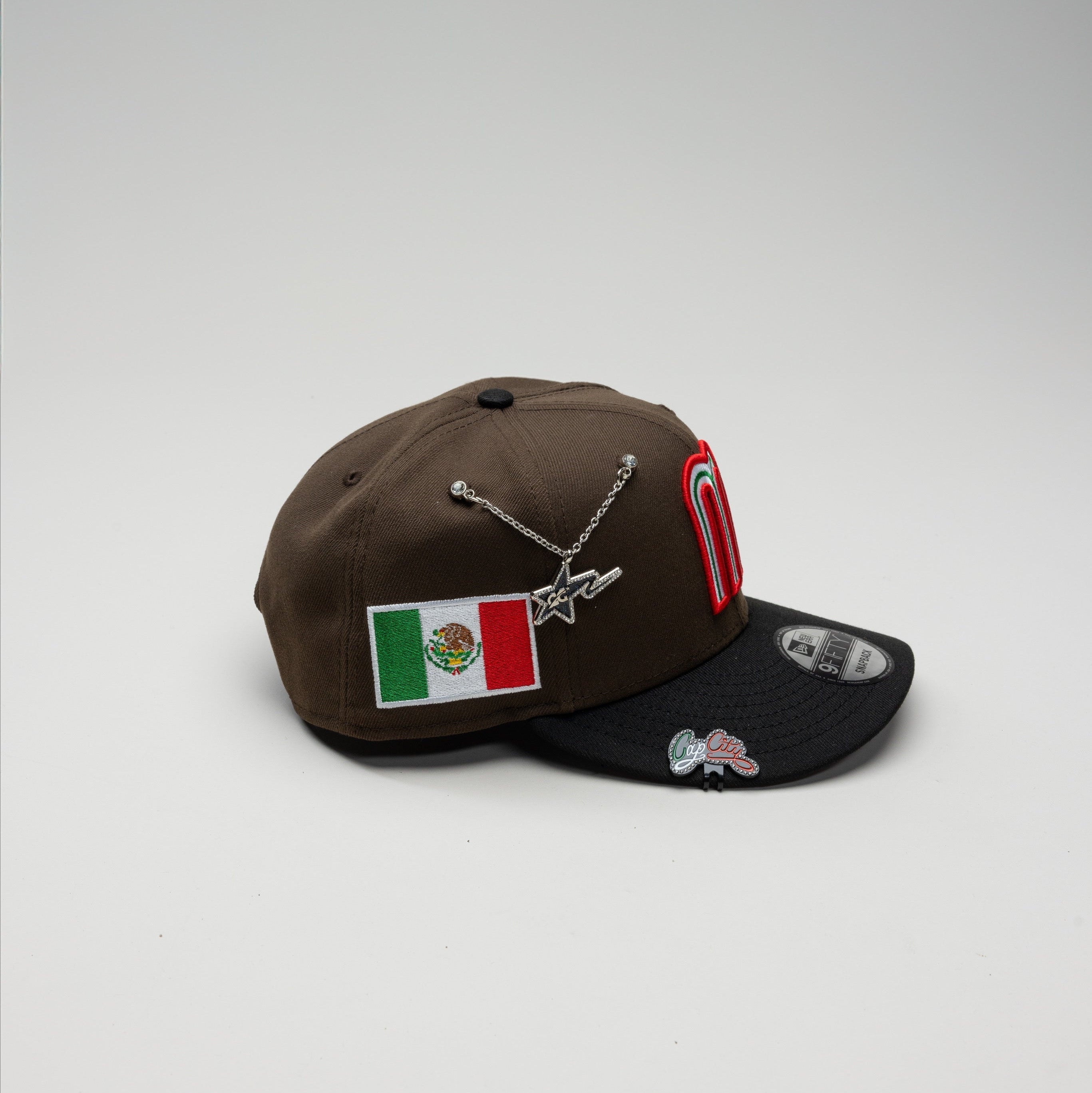 NEW ERA EXCLUSIVE 9FIFTY BROWN/BLACK MEXICO SNAPBACK W/ MEXICO FLAG SIDE PATCH