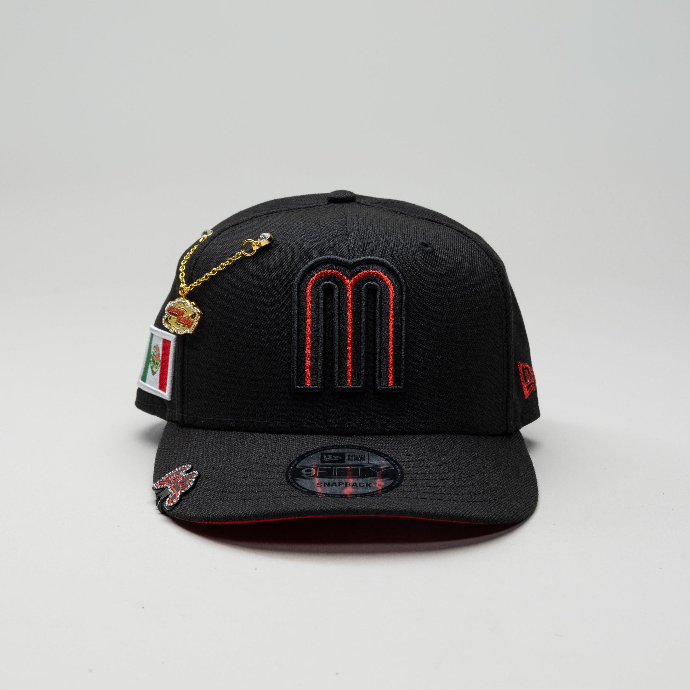 NEW ERA EXCLUSIVE 9FIFTY BLACK MEXICO SNAPBACK W/ MEXICO FLAG SIDE PATCH