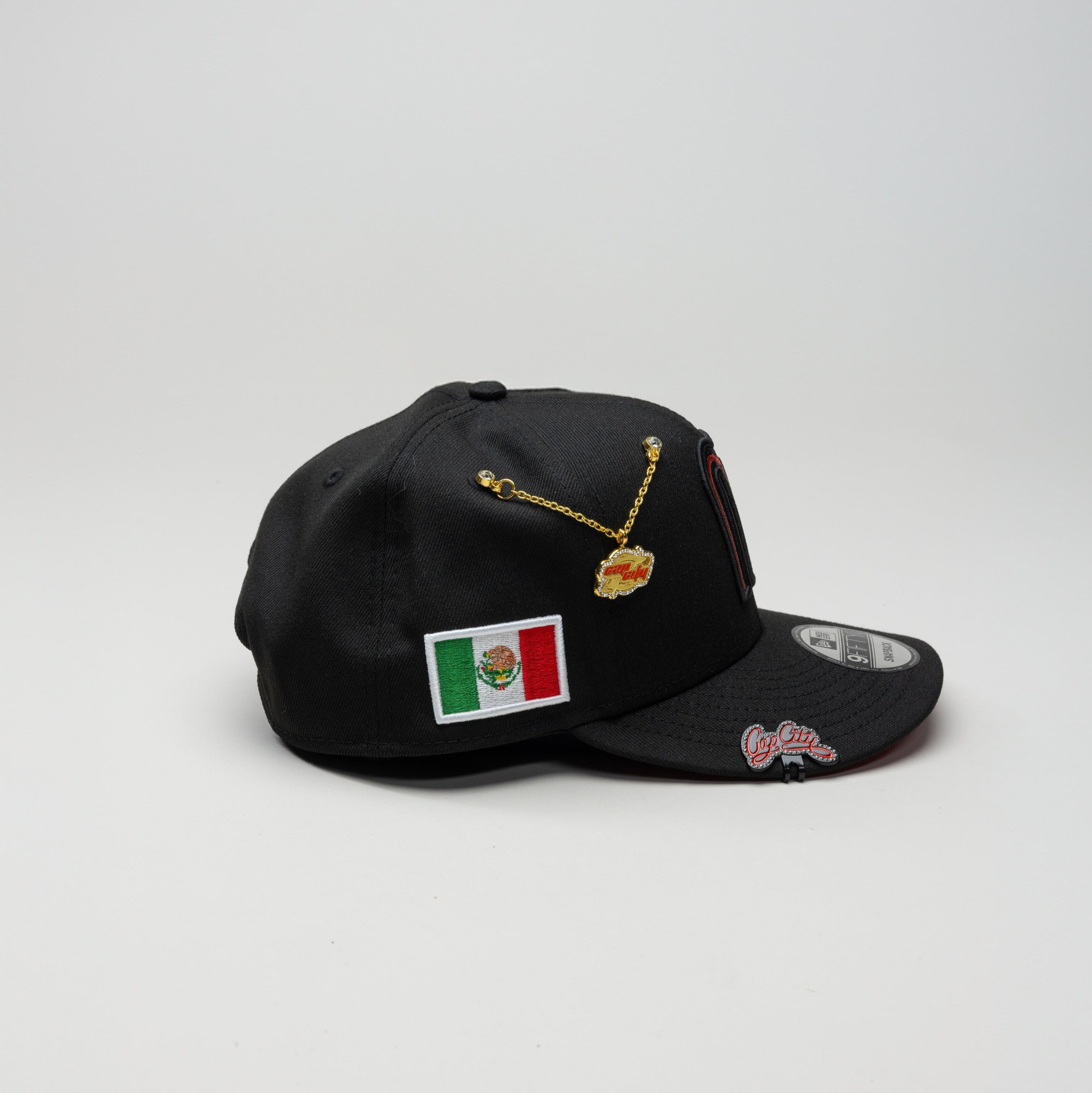 NEW ERA EXCLUSIVE 9FIFTY BLACK MEXICO SNAPBACK W/ MEXICO FLAG SIDE PATCH