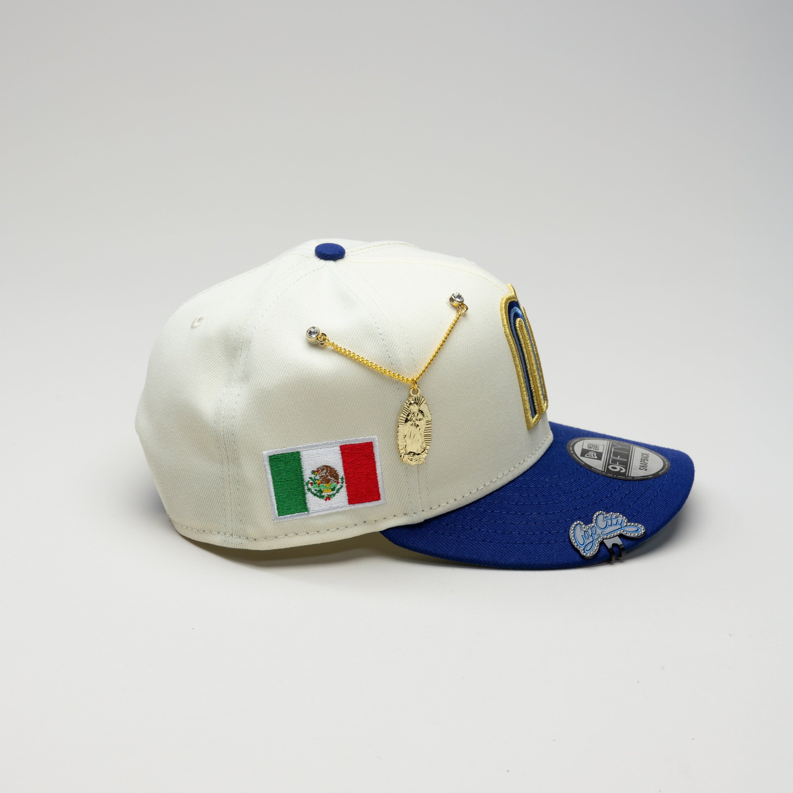 NEW ERA EXCLUSIVE 9FIFTY CHROME WHITE/BLUE MEXICO SNAPBACK W/ MEXICO FLAG SIDE PATCH