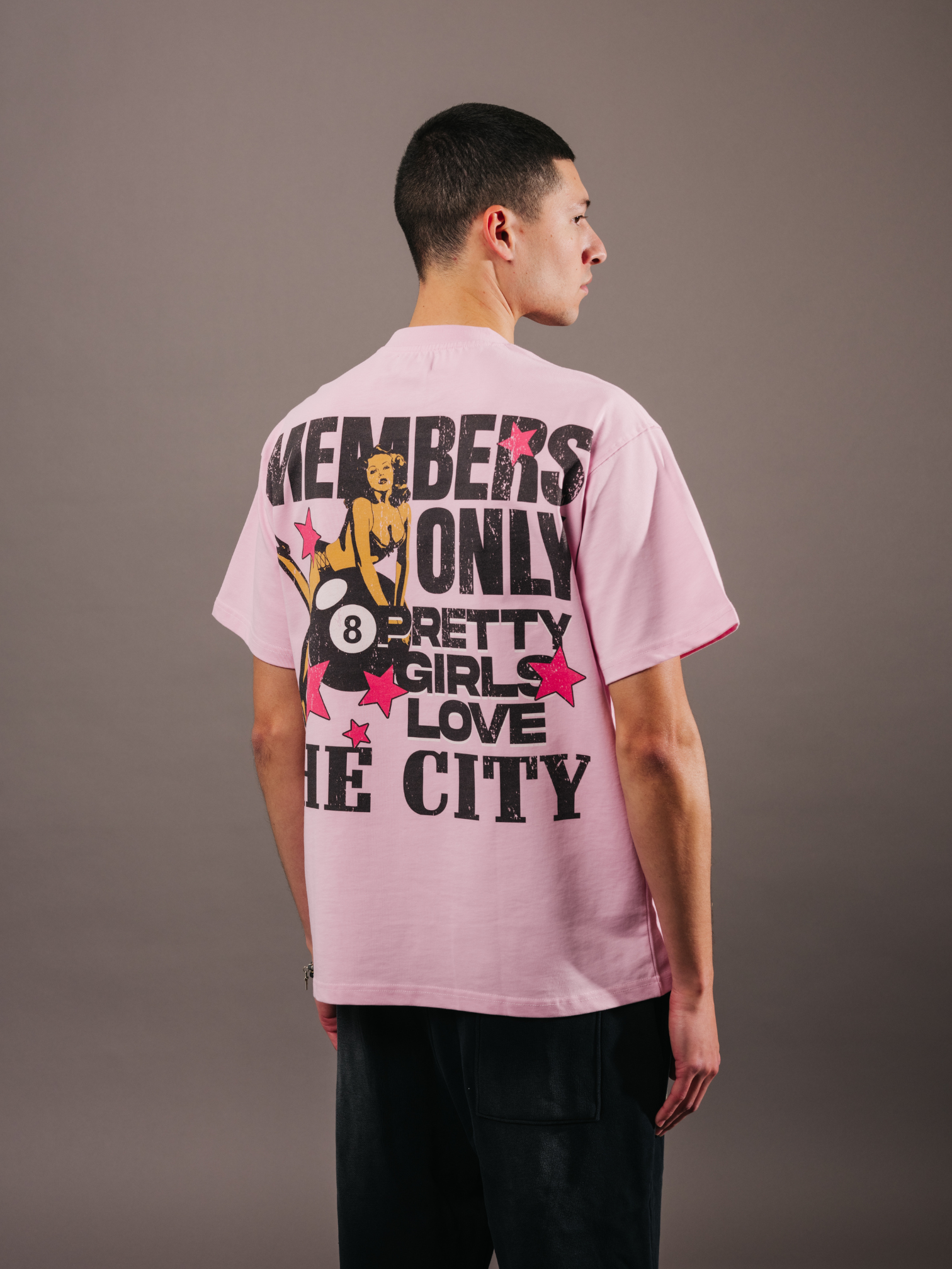 EXCLUSIVE CLUB PINK “PRETTY GIRLS LOVE THE CITY” OVERSIZED TEE