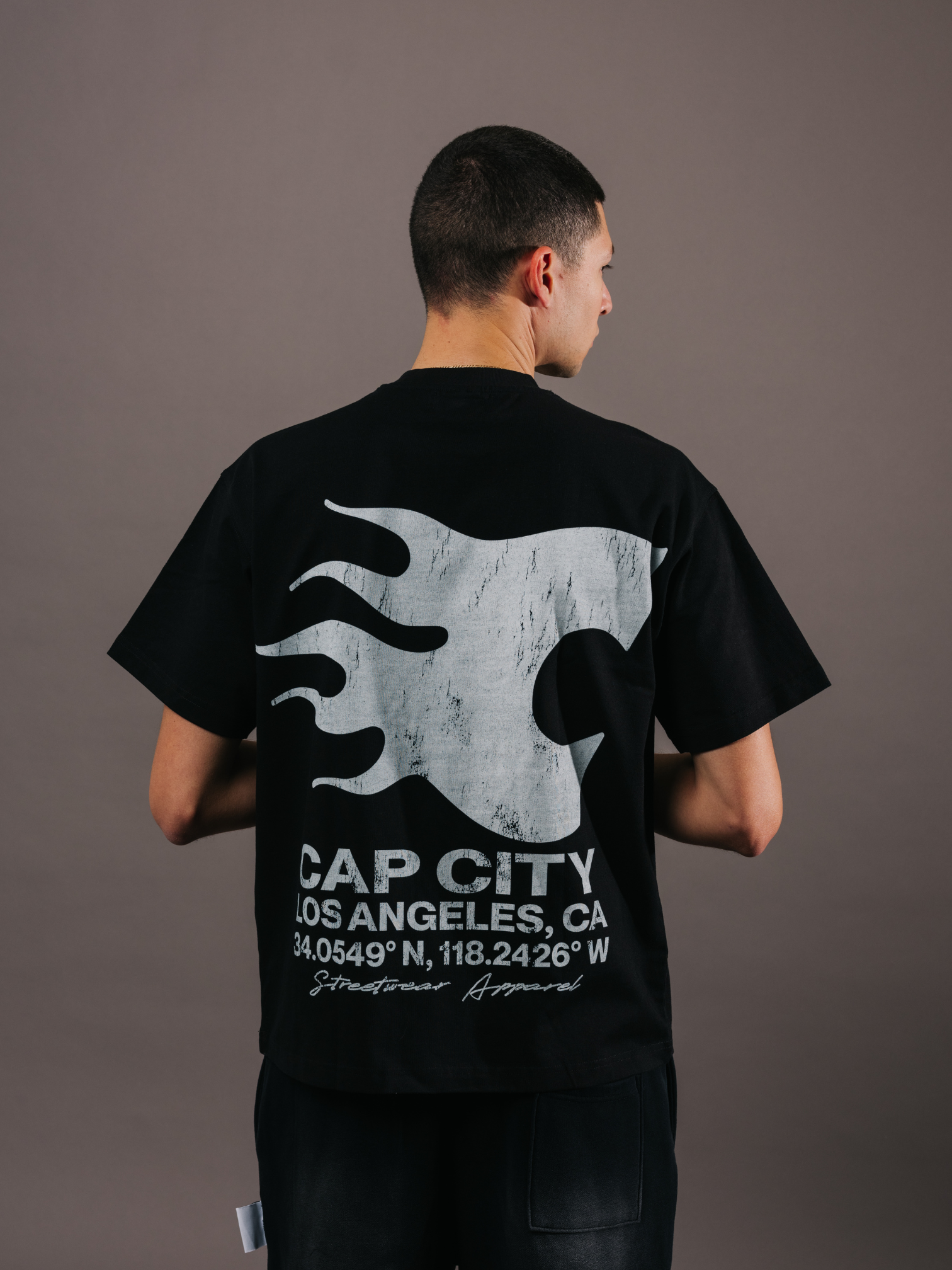 EXCLUSIVE CLUB BLACK “CAP CITY” OVERSIZED TEE