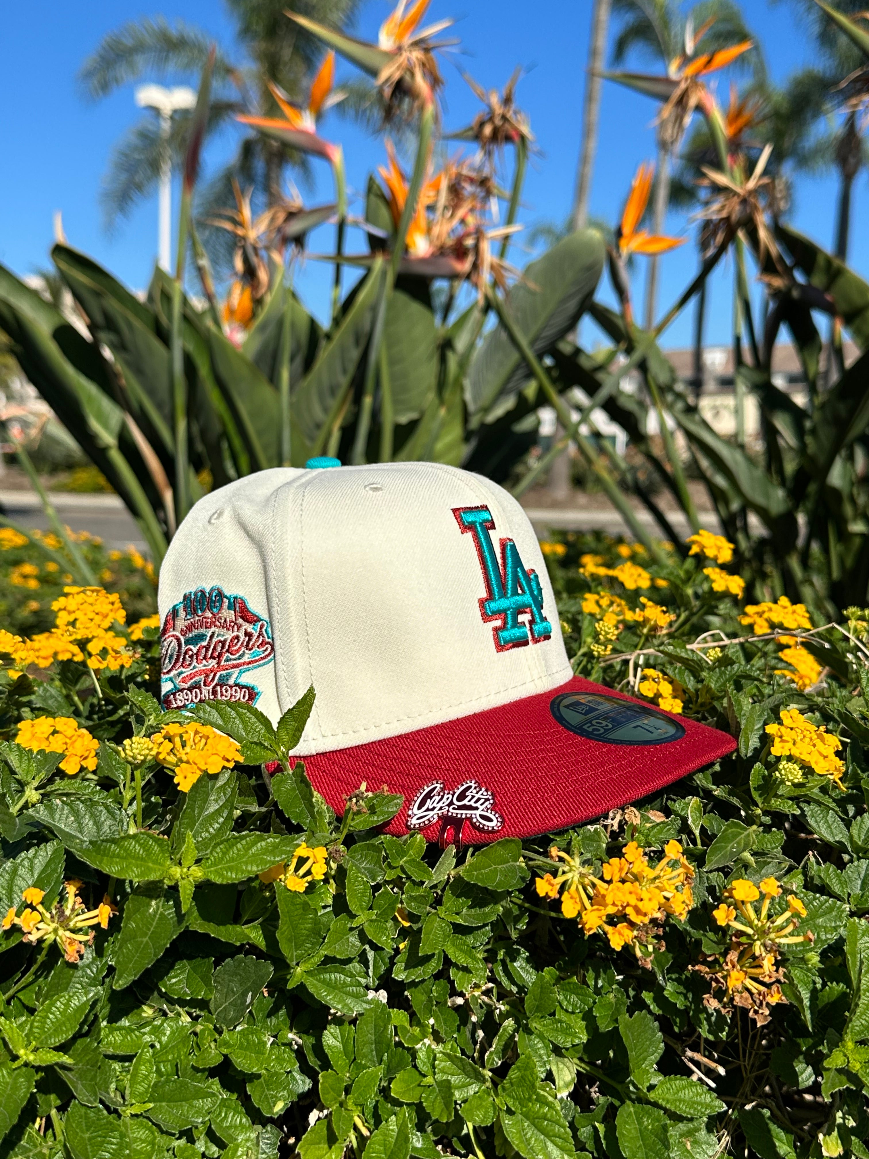 EXCLUSIVO DE NEW ERA 59FIFTY CERRADA CROMADO BLANCO/BURDEOS LOS ANGELES DODGERS CON PARCHE DEL 100 ANIVERSARIO 