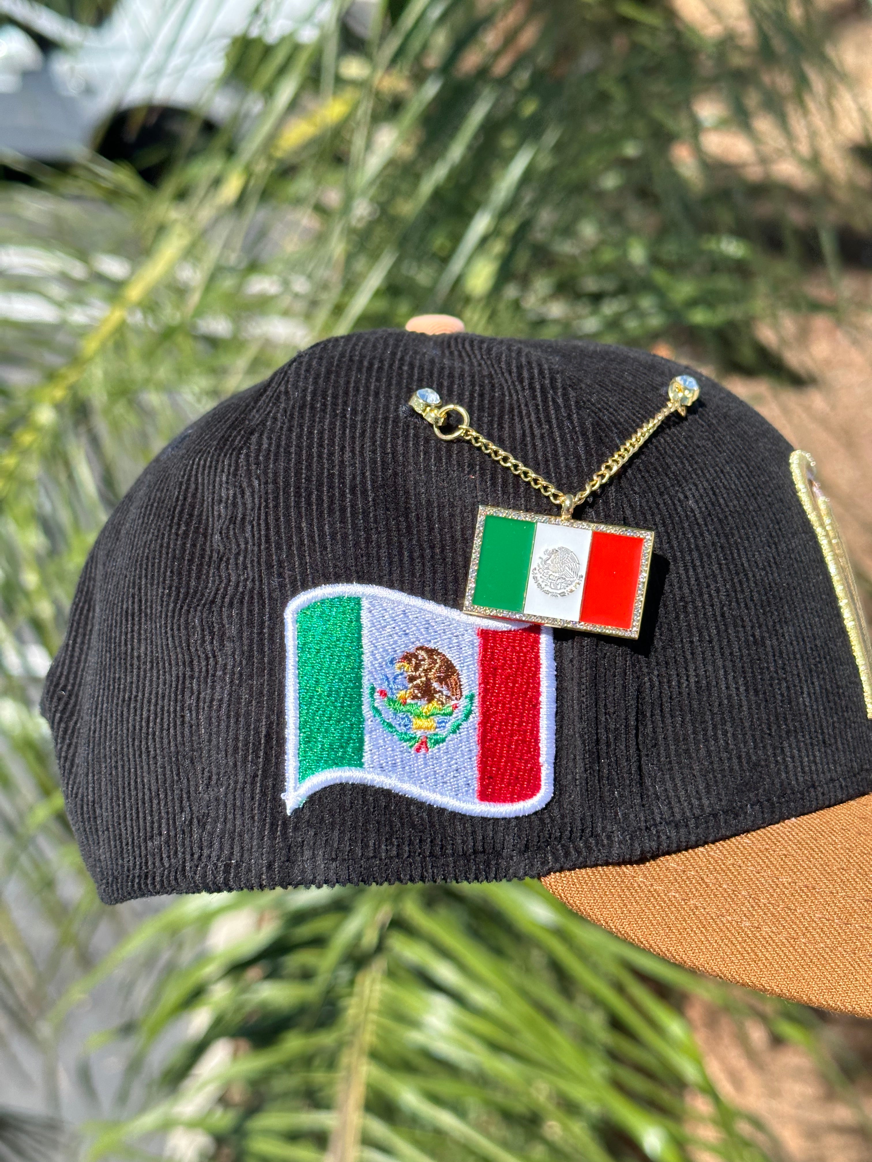 NEW ERA EXCLUSIVE 9FIFTY CHROME WHITE/RUST ORANGE SNAPBACK W/ MEXICO FLAG  SIDE PATCH