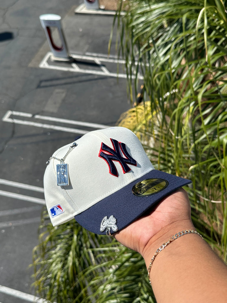 NEW ERA EXCLUSIVE 59FIFTY CHROME WHITE/NAVY NEW YORK YANKEES W