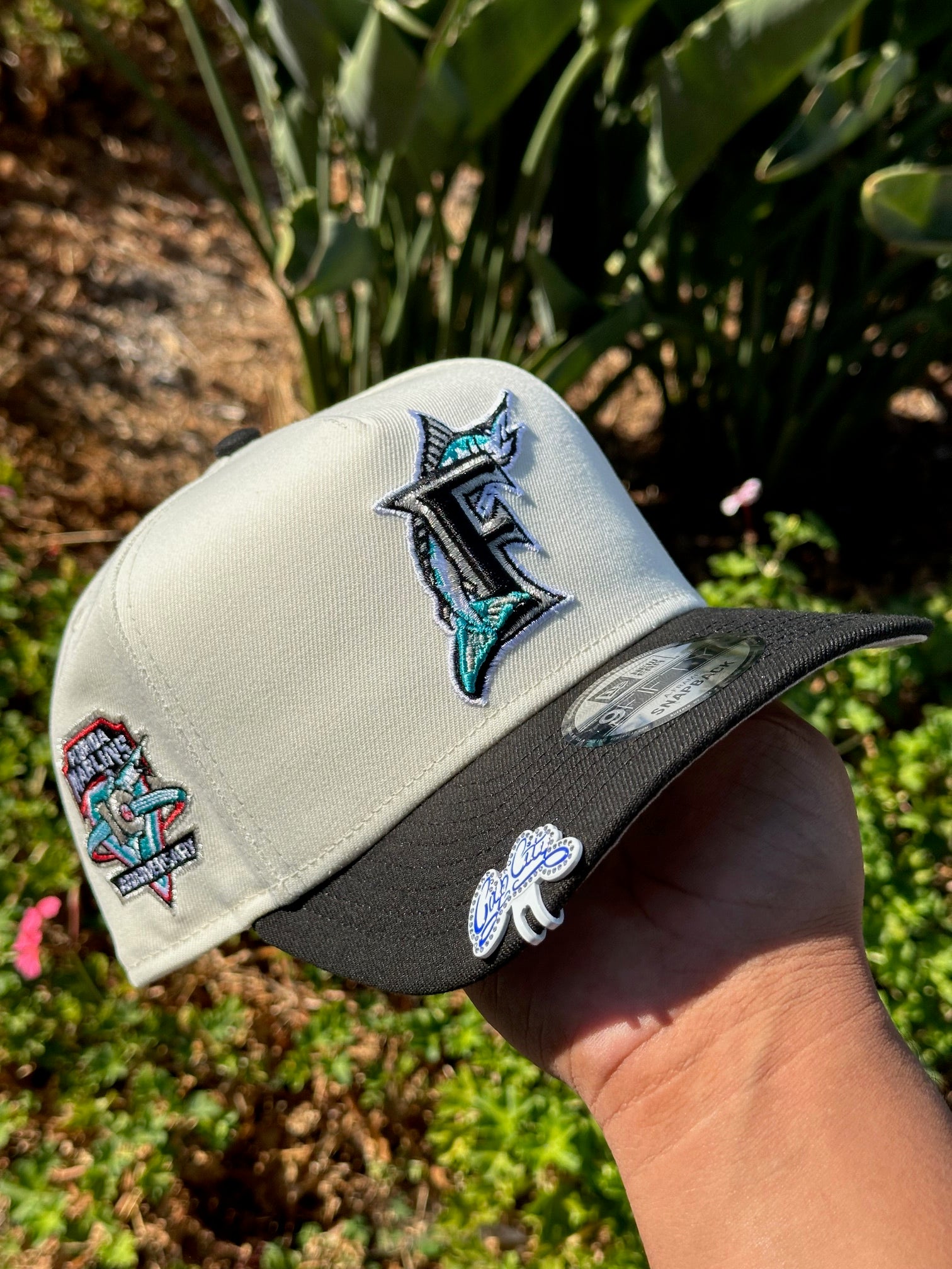 NEW ERA EXCLUSIVE 9FIFTY A-FRAME CHROME WHITE/BLACK FLORIDA MARLINS W/ 10TH ANNIVERSARY SIDE PATCH