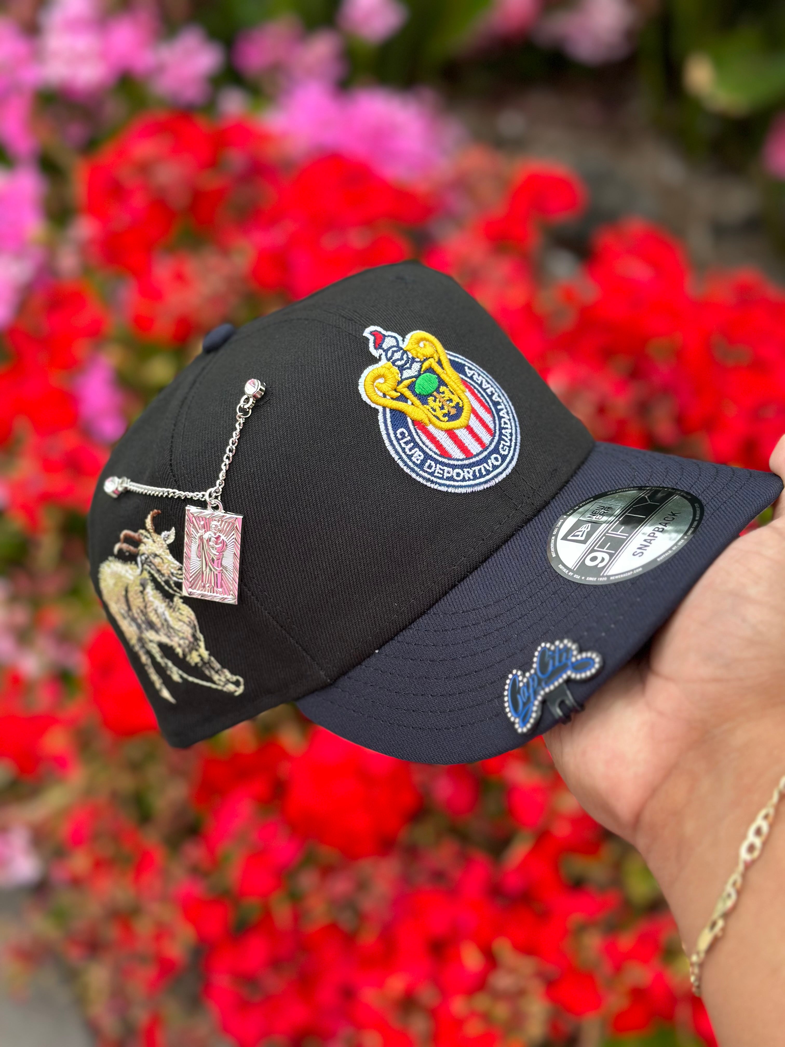 NEW ERA EXCLUSIVE 9FIFTY BLACK/NAVY CHIVAS DE GUADALAJARA SNAPBACK W/ "THE GOAT" SIDE PATCH