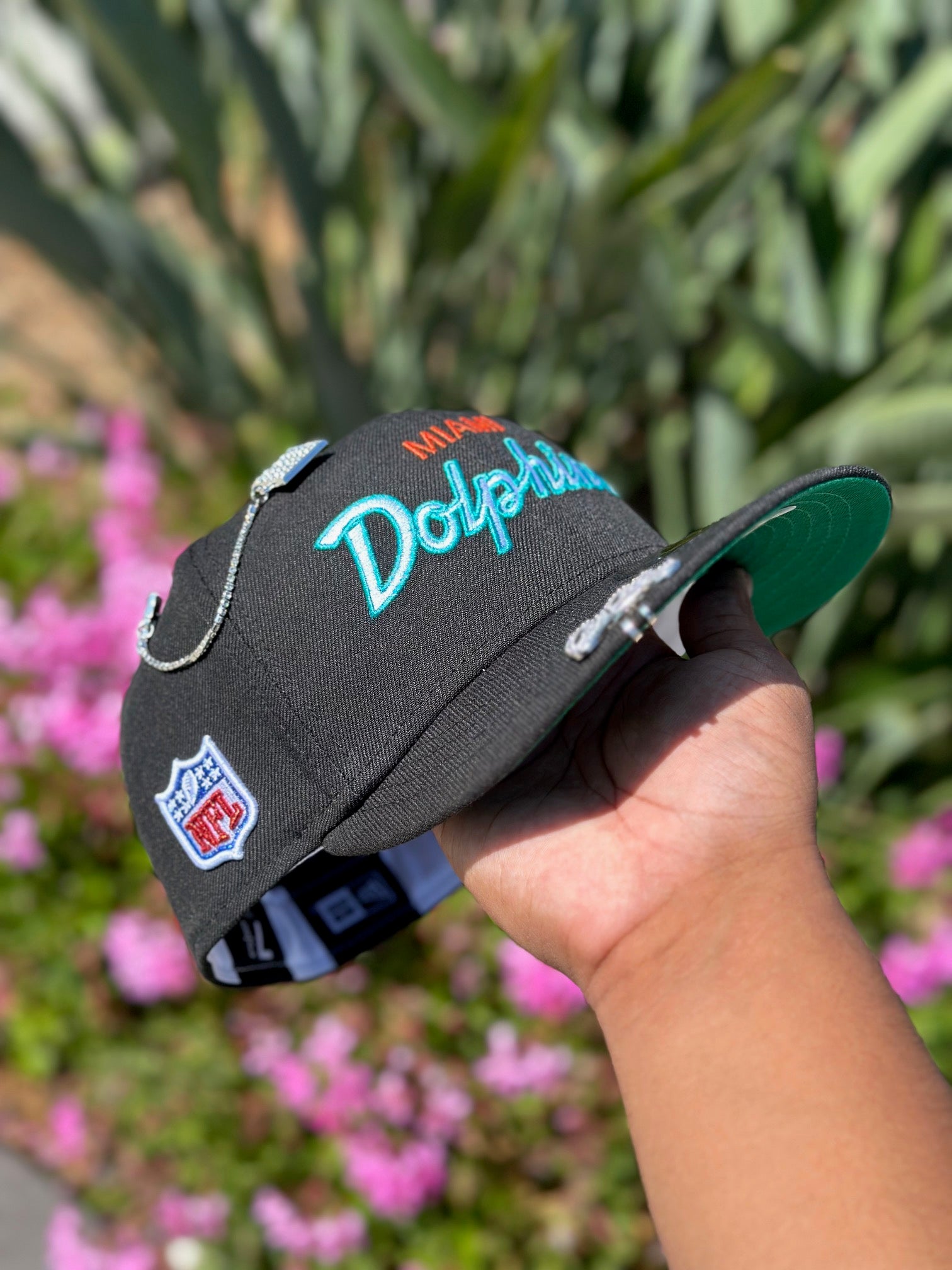 NEW ERA EXCLUSIVE 59FIFTY BLACK MIAMI DOLPHINS SCRIPT W/ NFL LOGO SIDE PATCH