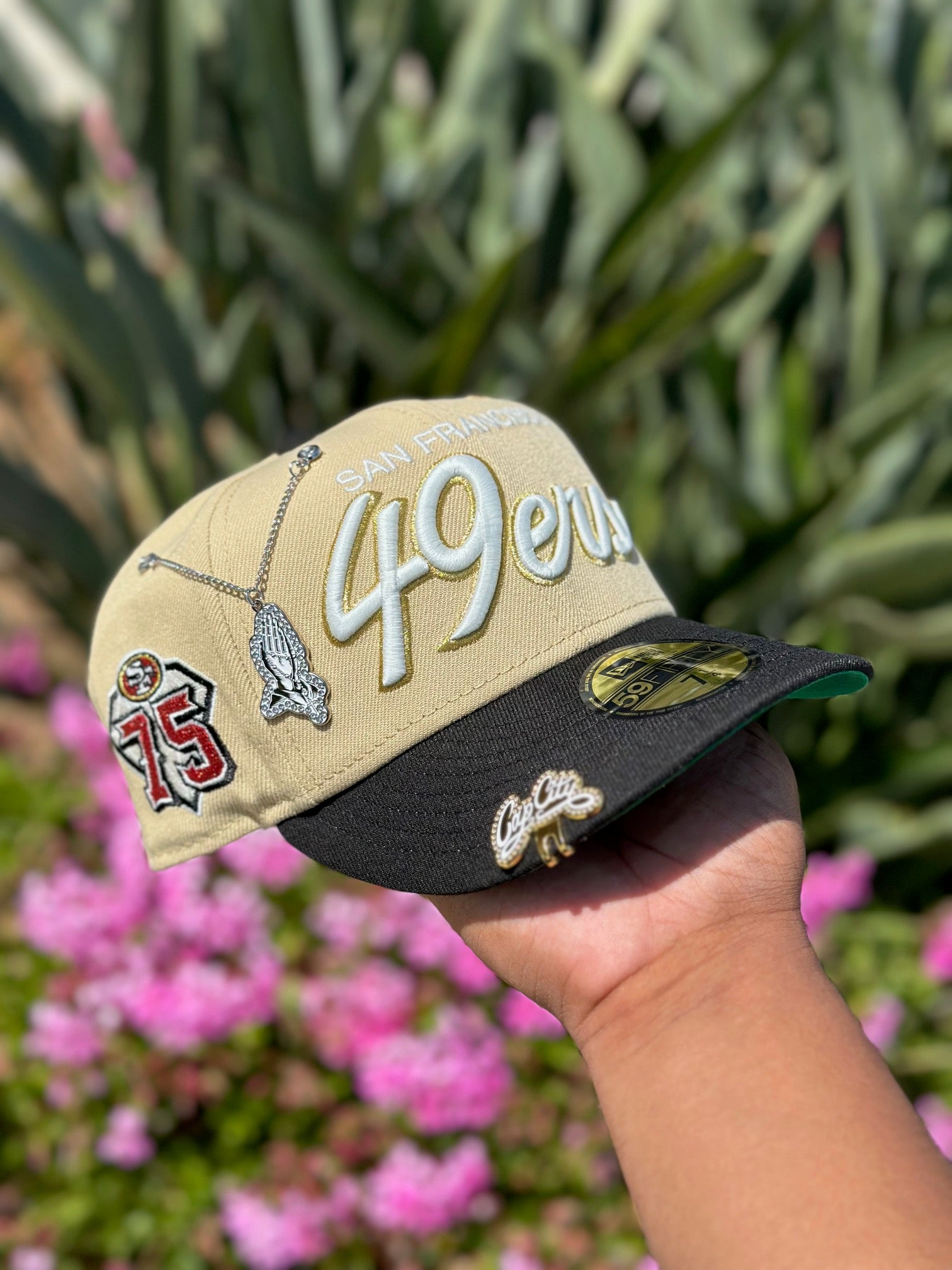 NEW ERA EXCLUSIVE 59FIFTY VEGAS GOLD/BLACK SAN FRANCISCO "49ERS" SCRIPT W/ 75TH ANNIVERSARY SIDE PATCH