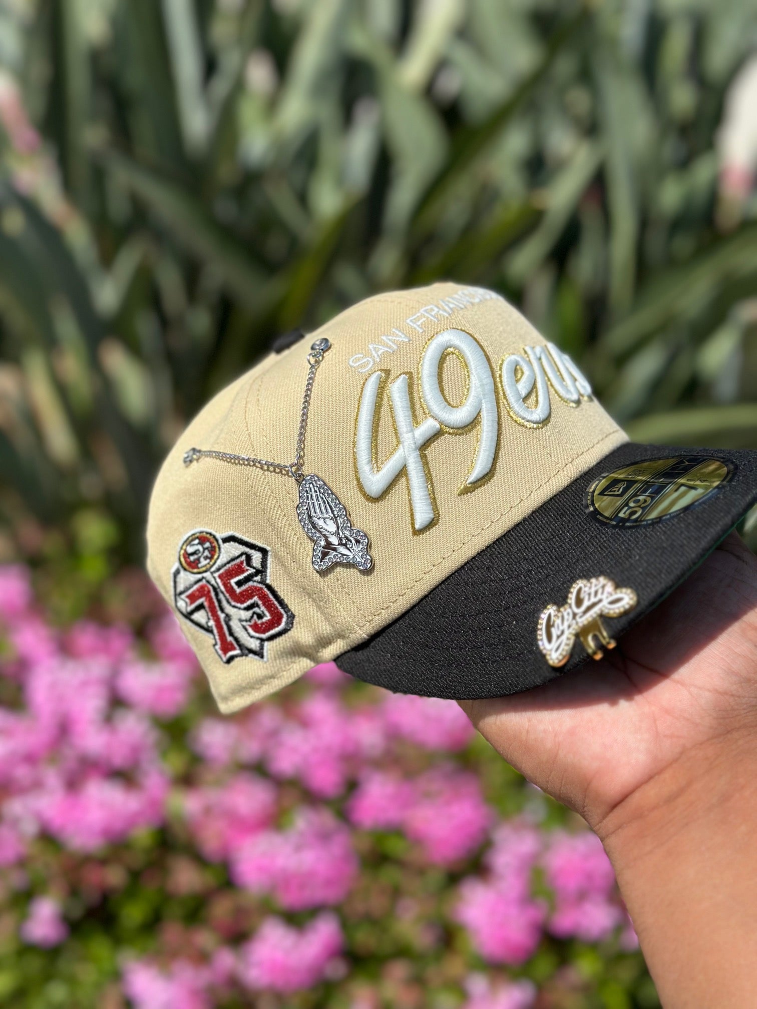 NEW ERA EXCLUSIVE 59FIFTY VEGAS GOLD/BLACK SAN FRANCISCO "49ERS" SCRIPT W/ 75TH ANNIVERSARY SIDE PATCH