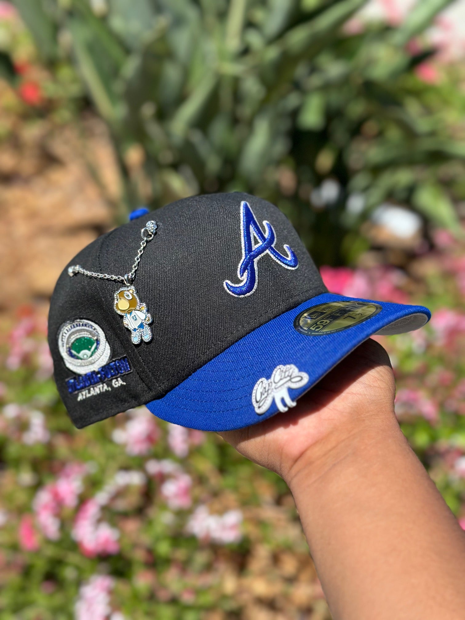 NEW ERA EXCLUSIVE 59FIFTY BLACK/BLUE ATLANTA BRAVES W/ ATLANTA-FULTON SIDE PATCH