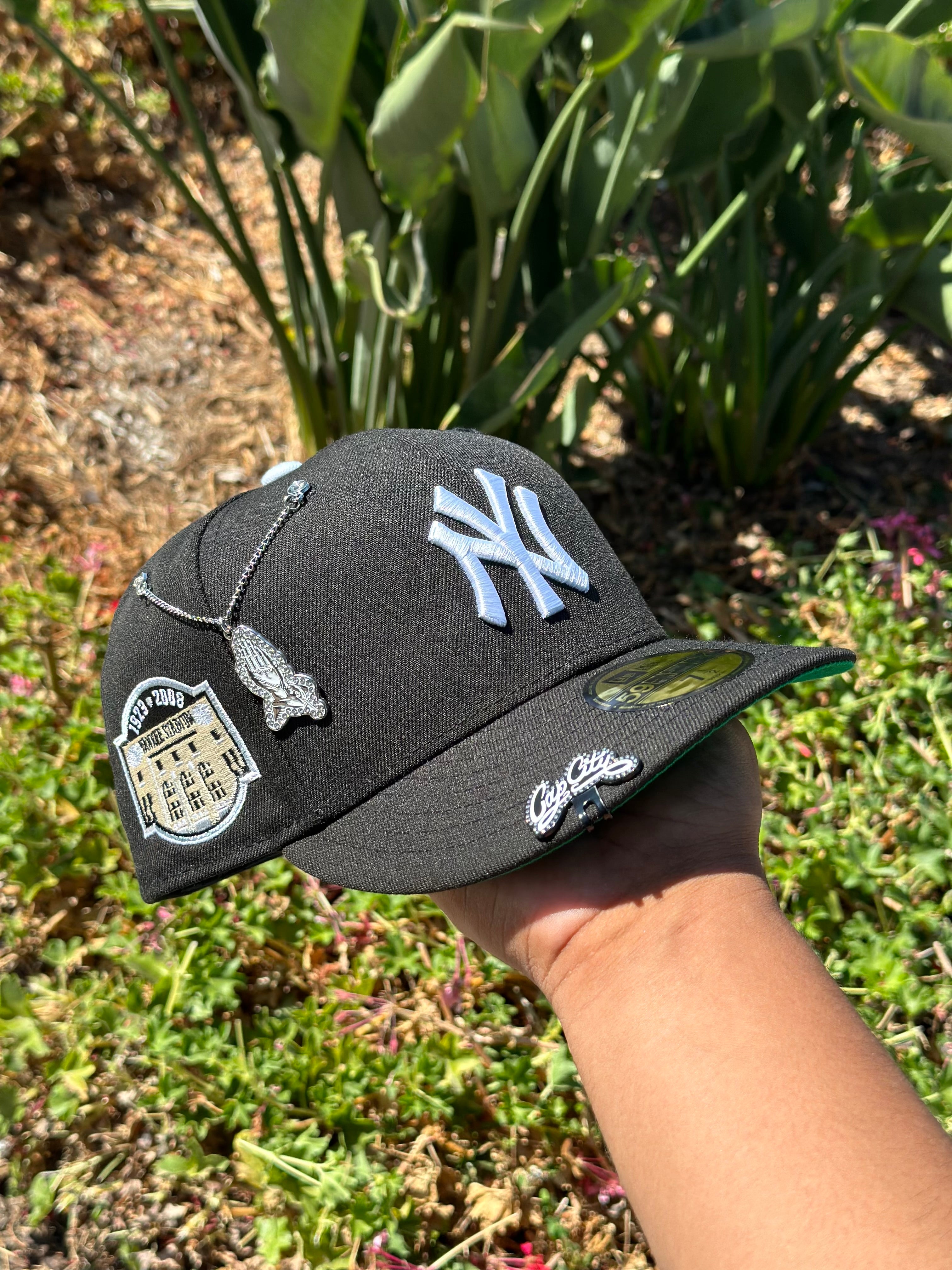 NEW ERA EXCLUSIVE 59FIFTY BLACK NEW YORK YANKEES W/ YANKEE STADIUM SIDE PATCH