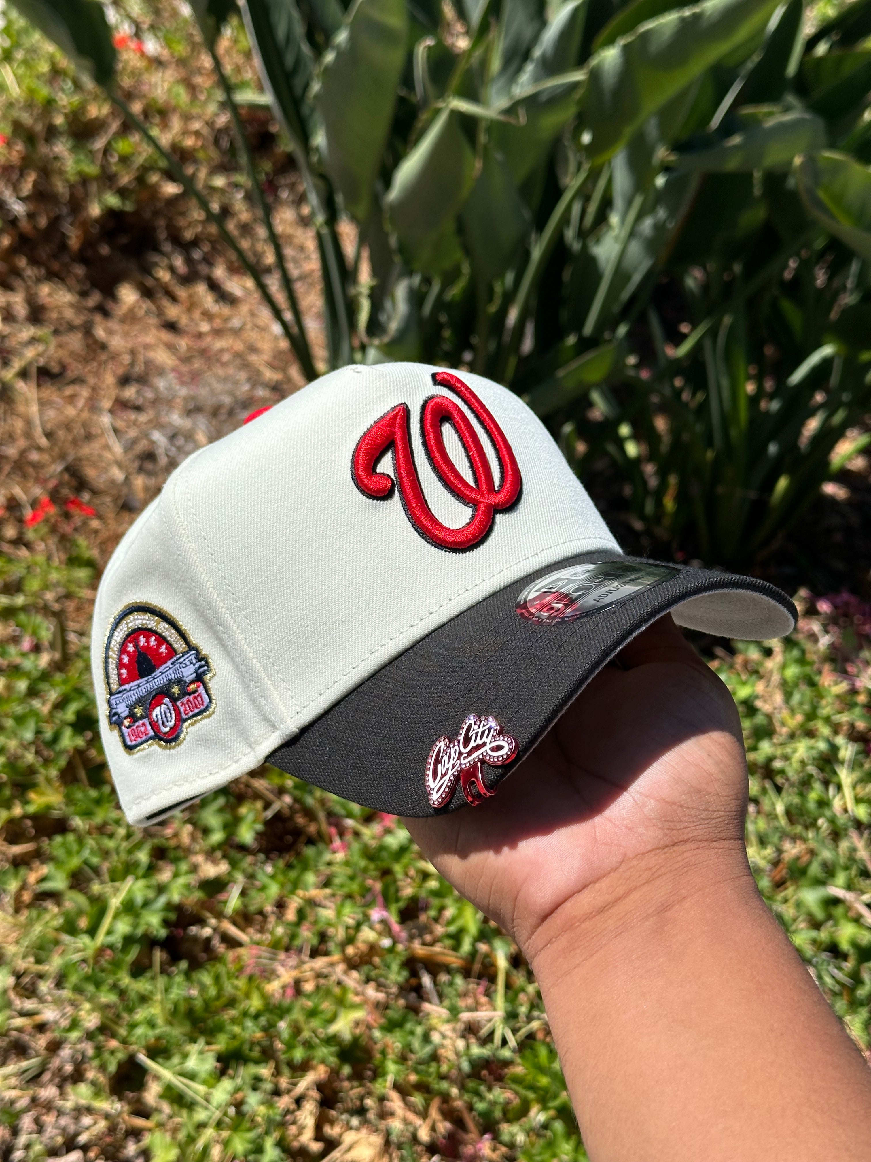 NEW ERA EXCLUSIVE 9FORTY A-FRAME CHROME WHITE/BLACK WASHINGTON NATIONALS W/ 45TH ANNIVERSARY SIDE PATCH