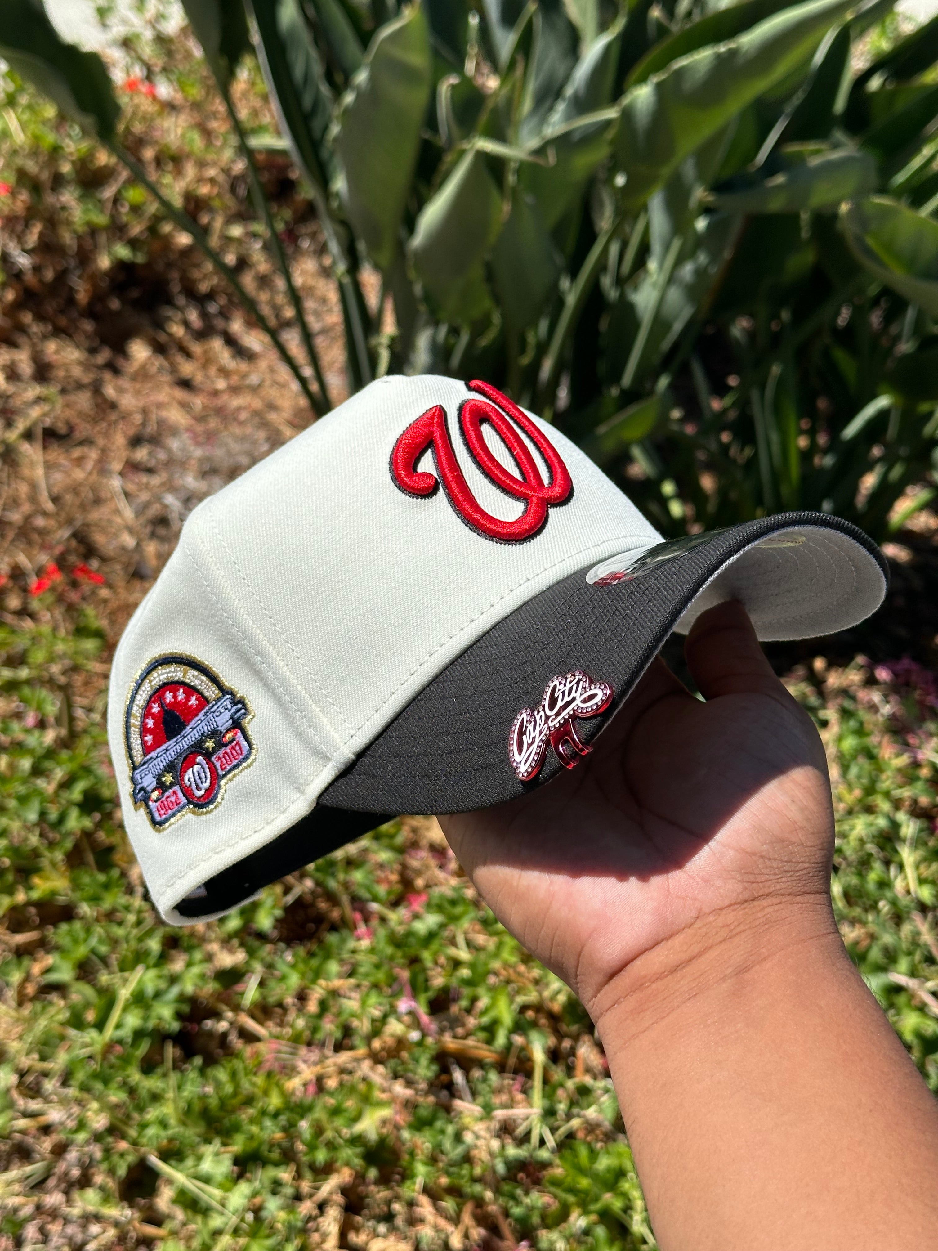 NEW ERA EXCLUSIVE 9FORTY A-FRAME CHROME WHITE/BLACK WASHINGTON NATIONALS W/ 45TH ANNIVERSARY SIDE PATCH