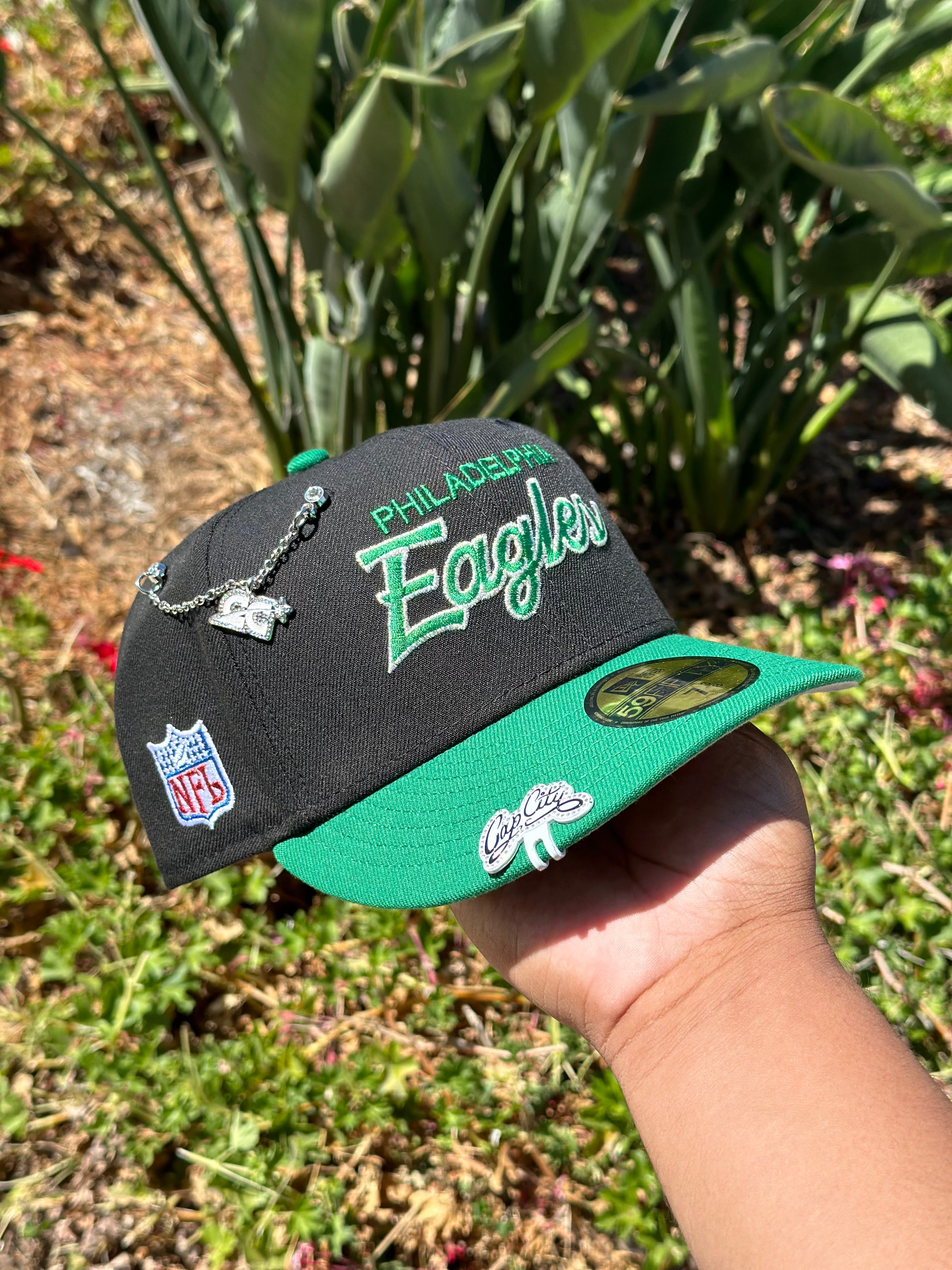 NEW ERA EXCLUSIVE 59FIFTY BLACK/GREEN PHILADELPHIA EAGLES SCRIPT W/ NFL LOGO SIDE PATCH