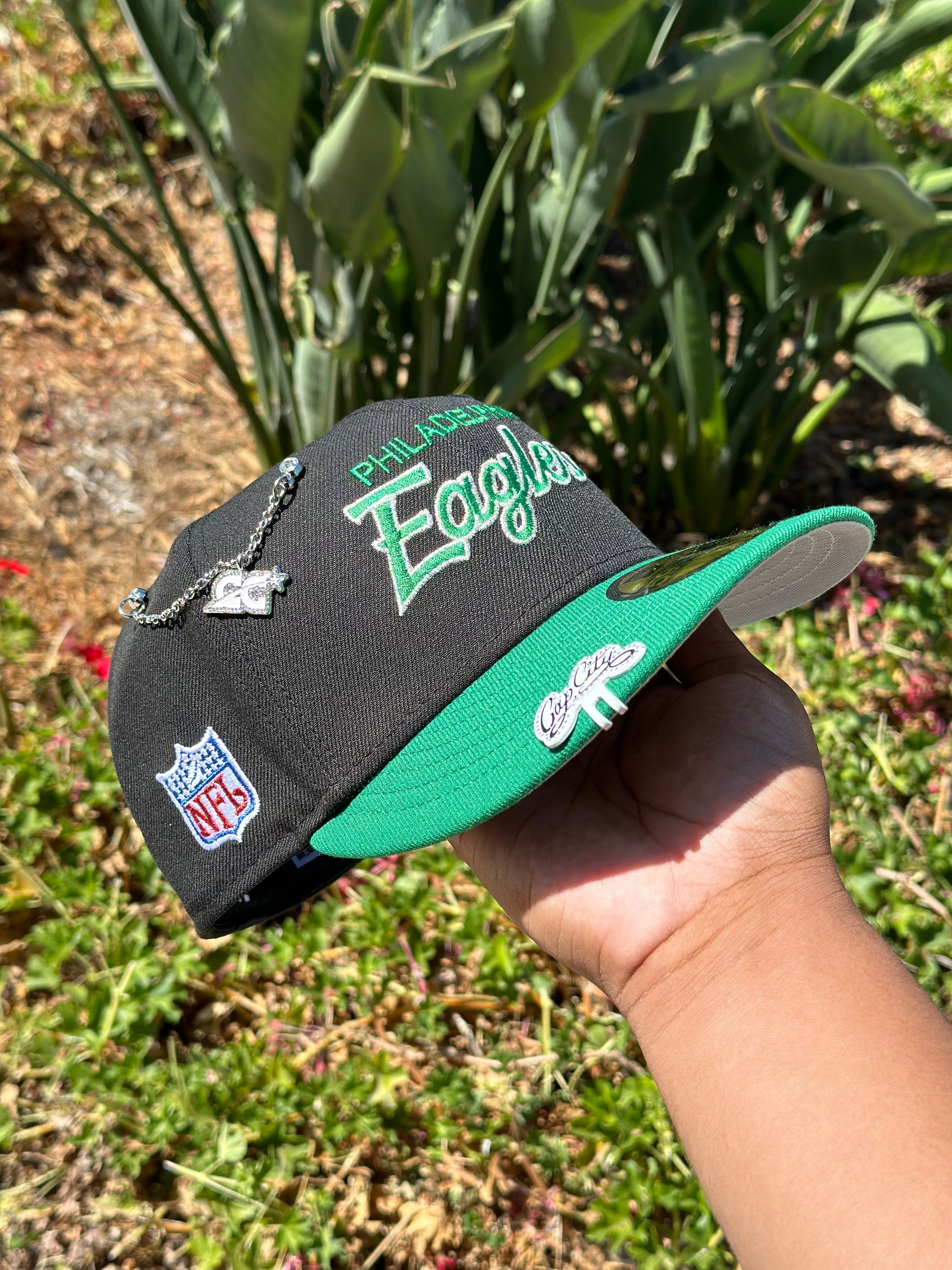 NEW ERA EXCLUSIVE 59FIFTY BLACK/GREEN PHILADELPHIA EAGLES SCRIPT W/ NFL LOGO SIDE PATCH