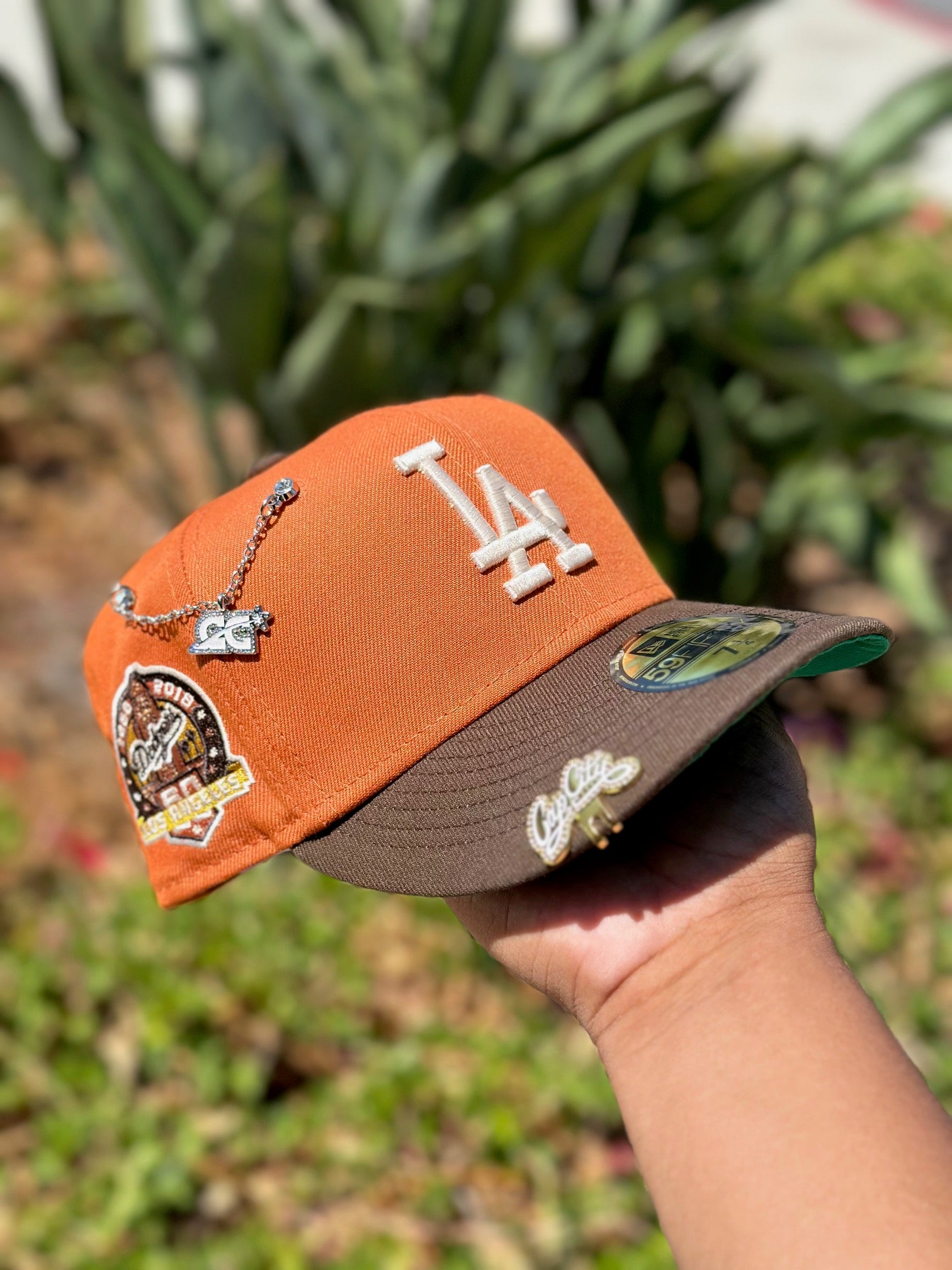 EXCLUSIVO DE NEW ERA 59FIFTY NARANJA/MARRÓN LOS ANGELES DODGERS CON PARCHE DEL 60 ANIVERSARIO (VERDE UV) MUY LIMITADO *BLIP NO INCLUIDO