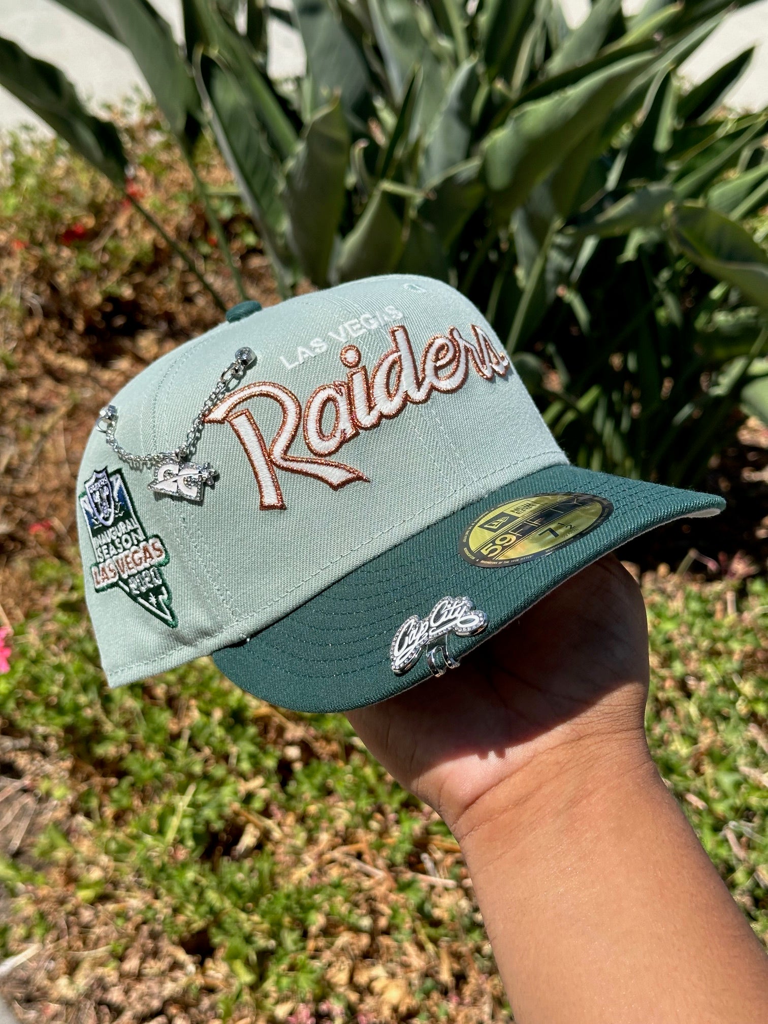 NEW ERA EXCLUSIVE 59FIFTY MINT/EMERALD GREEN LAS VEGAS RAIDERS SCRIPT W/ INAUGRAUL SEASON SIDE PATCH