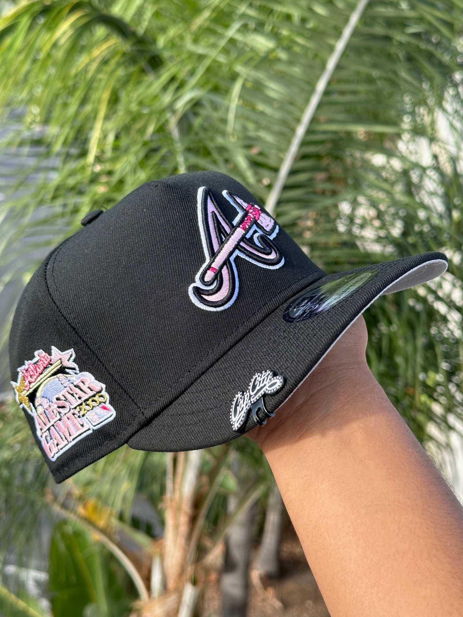 SNAPBACK 9FIFTY AZUL MARINO ATLANTA BRAVES EXCLUSIVO DE NEW ERA CON PARCHE DEL JUEGO ALL STAR 2000 