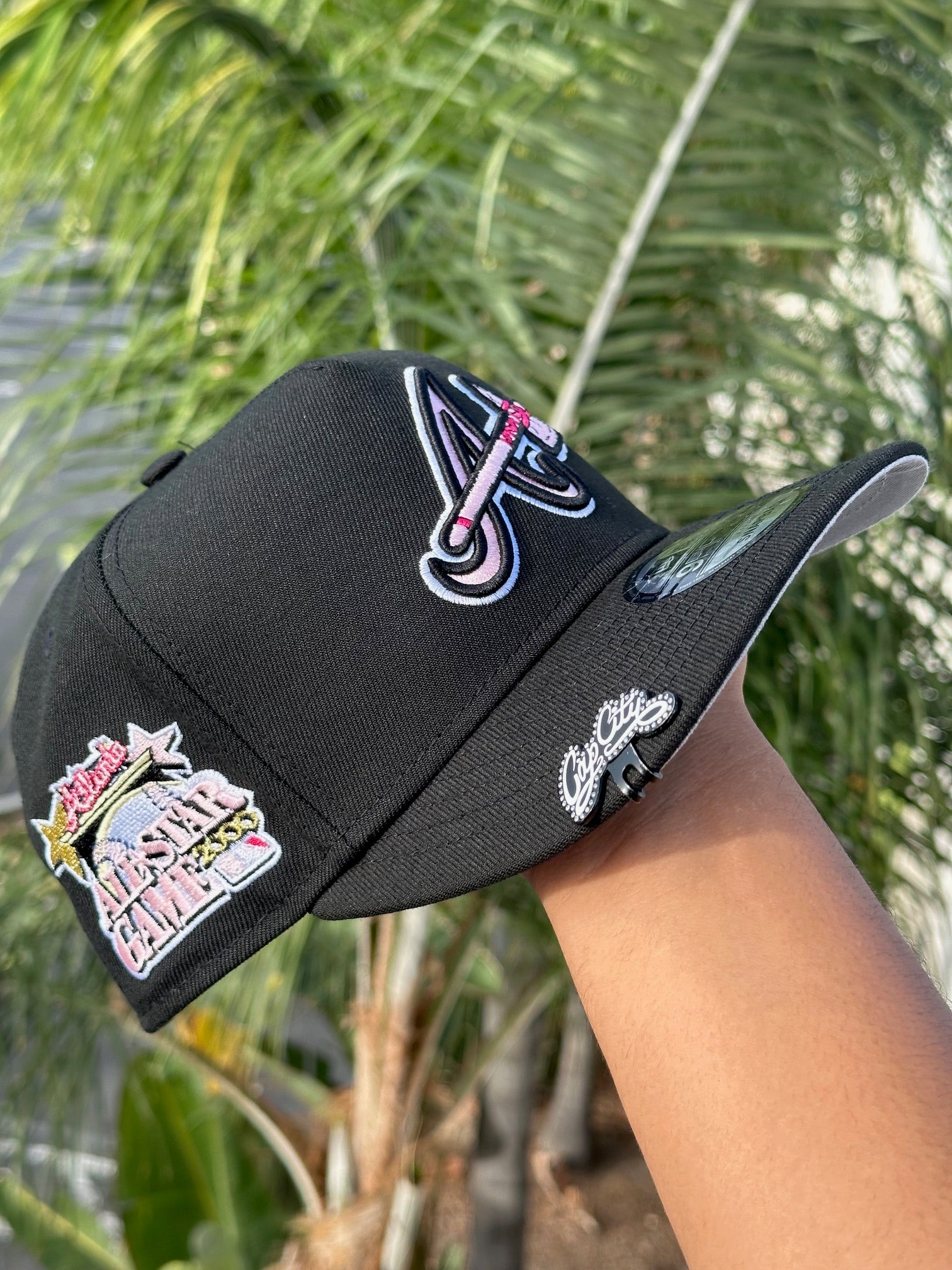 SNAPBACK 9FIFTY AZUL MARINO ATLANTA BRAVES EXCLUSIVO DE NEW ERA CON PARCHE DEL JUEGO ALL STAR 2000 