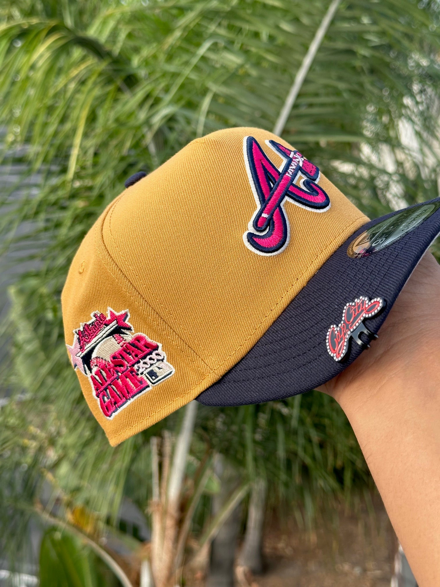 SNAPBACK 9FIFTY AZUL MARINO ATLANTA BRAVES EXCLUSIVO DE NEW ERA CON PARCHE DEL JUEGO ALL STAR 2000 