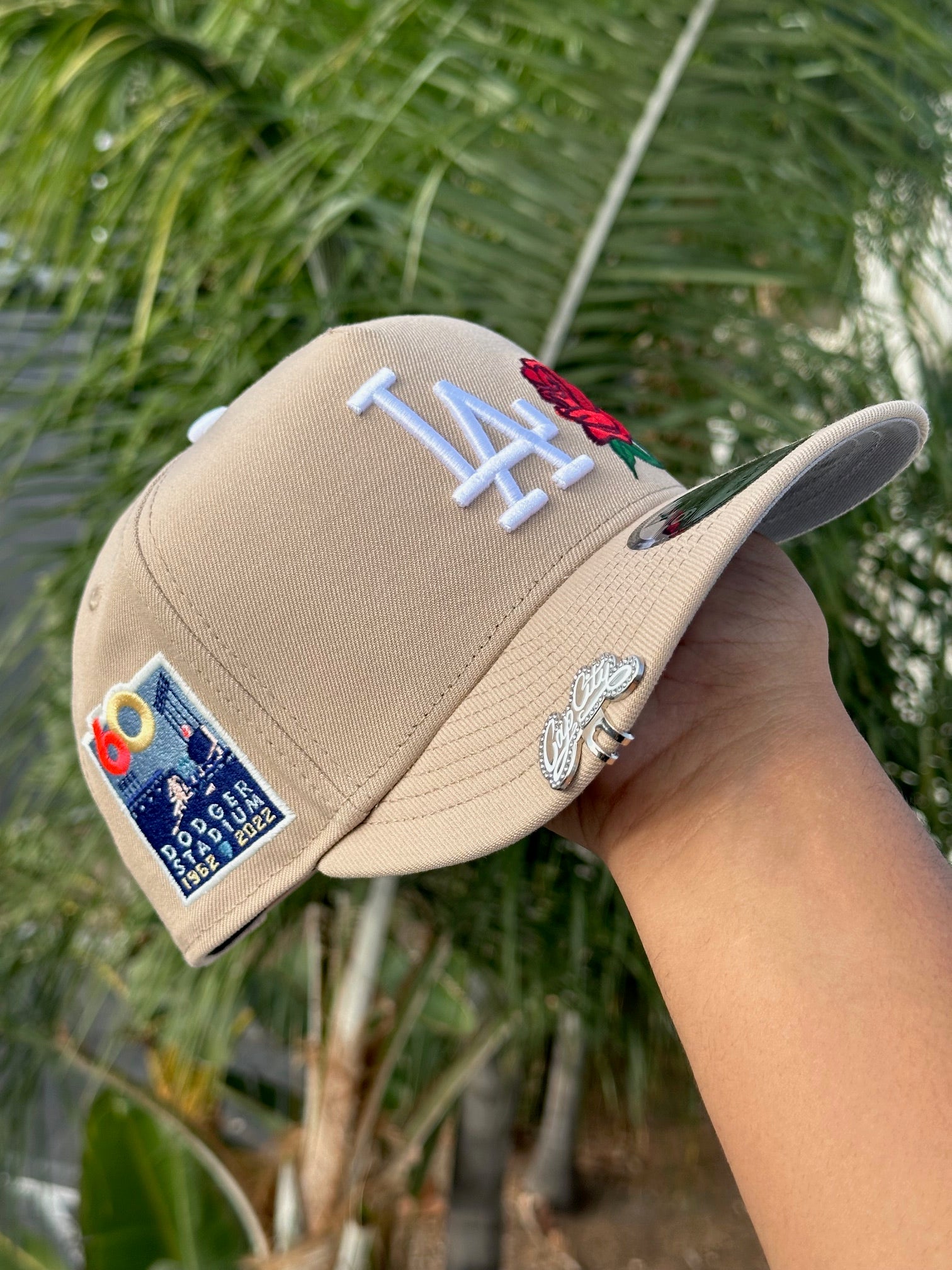 NEW ERA EXCLUSIVE 9FIFTY A-FRAME LIGHT KHAKI LOS ANGELES DODGERS SNAPBACK W/ RED ROSE + DODGER STADIUM SIDE PATCH