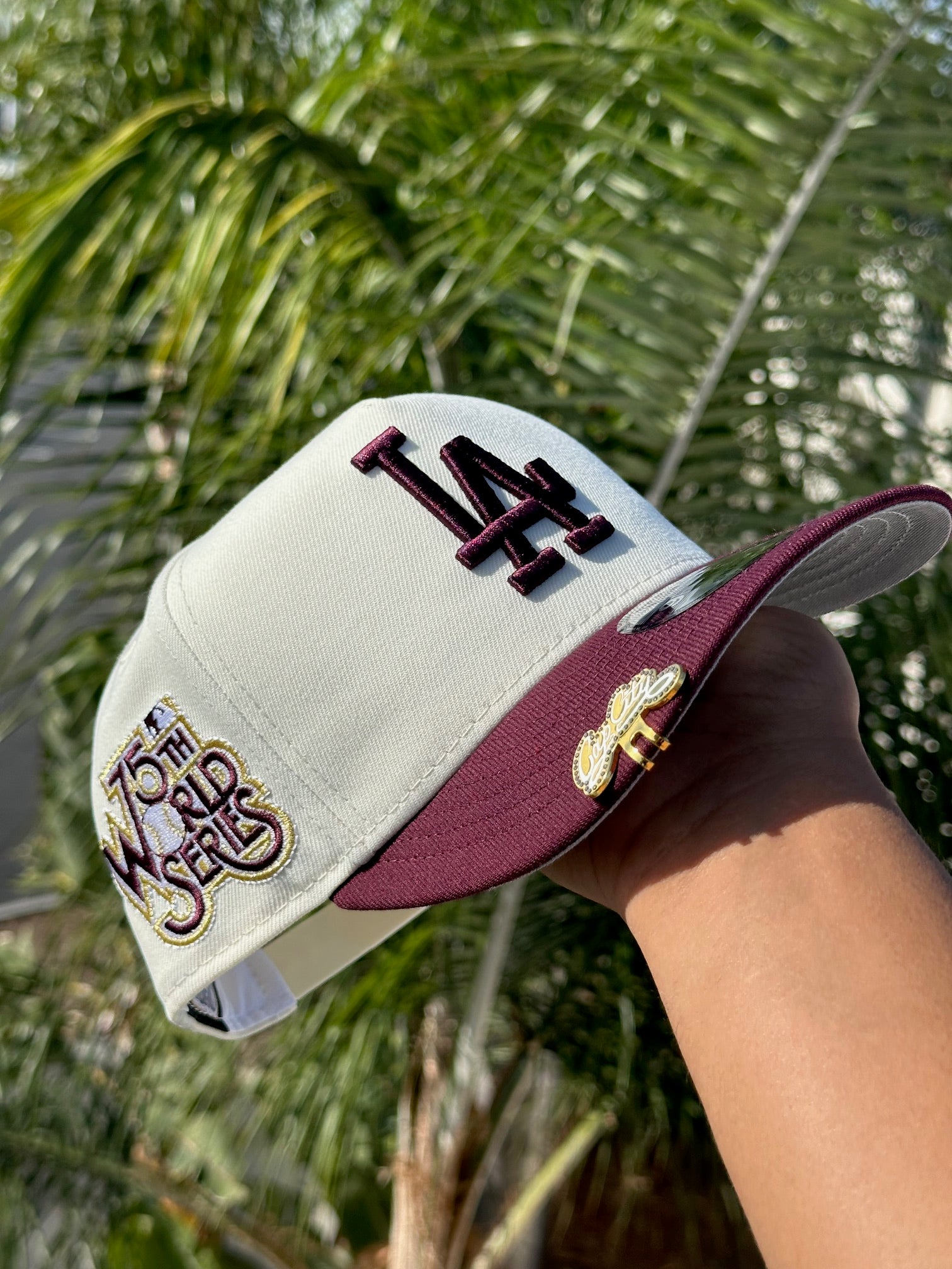 NEW ERA EXCLUSIVE 9FIFTY A-FRAME CHROME WHITE/BURGUNDY LOS ANGELES DODGERS SNAPBACK W/ 75TH WORLD SERIES SIDE PATCH