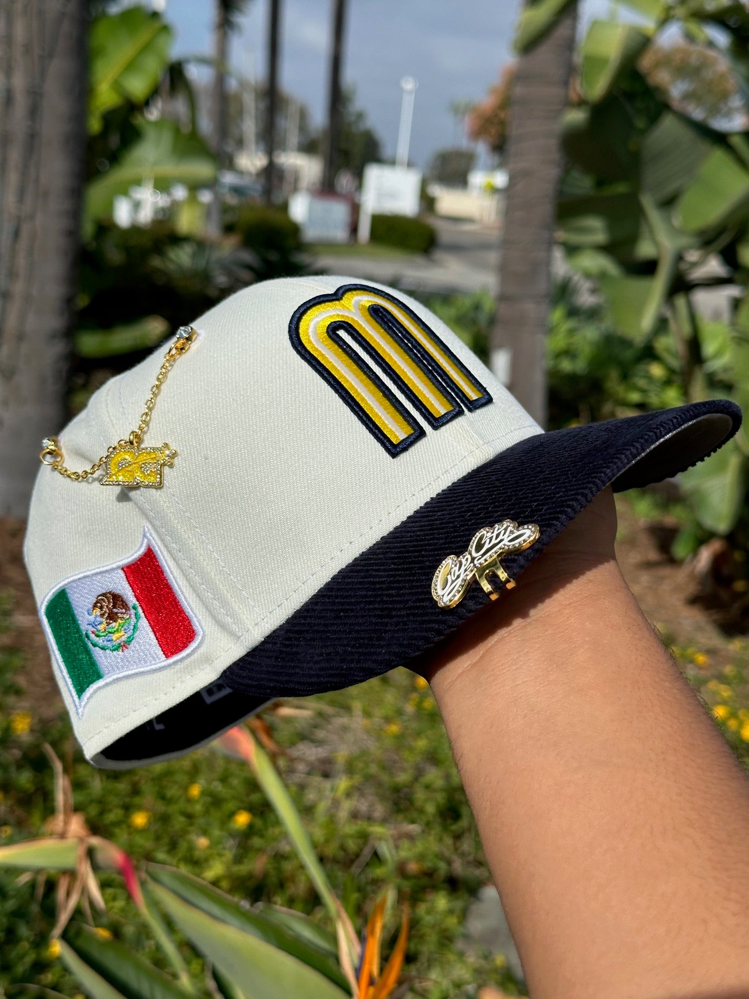 NEW ERA EXCLUSIVE 59FIFTY CHROME WHITE/CORDUROY MEXICO W/ MEXICO FLAG SIDE PATCH