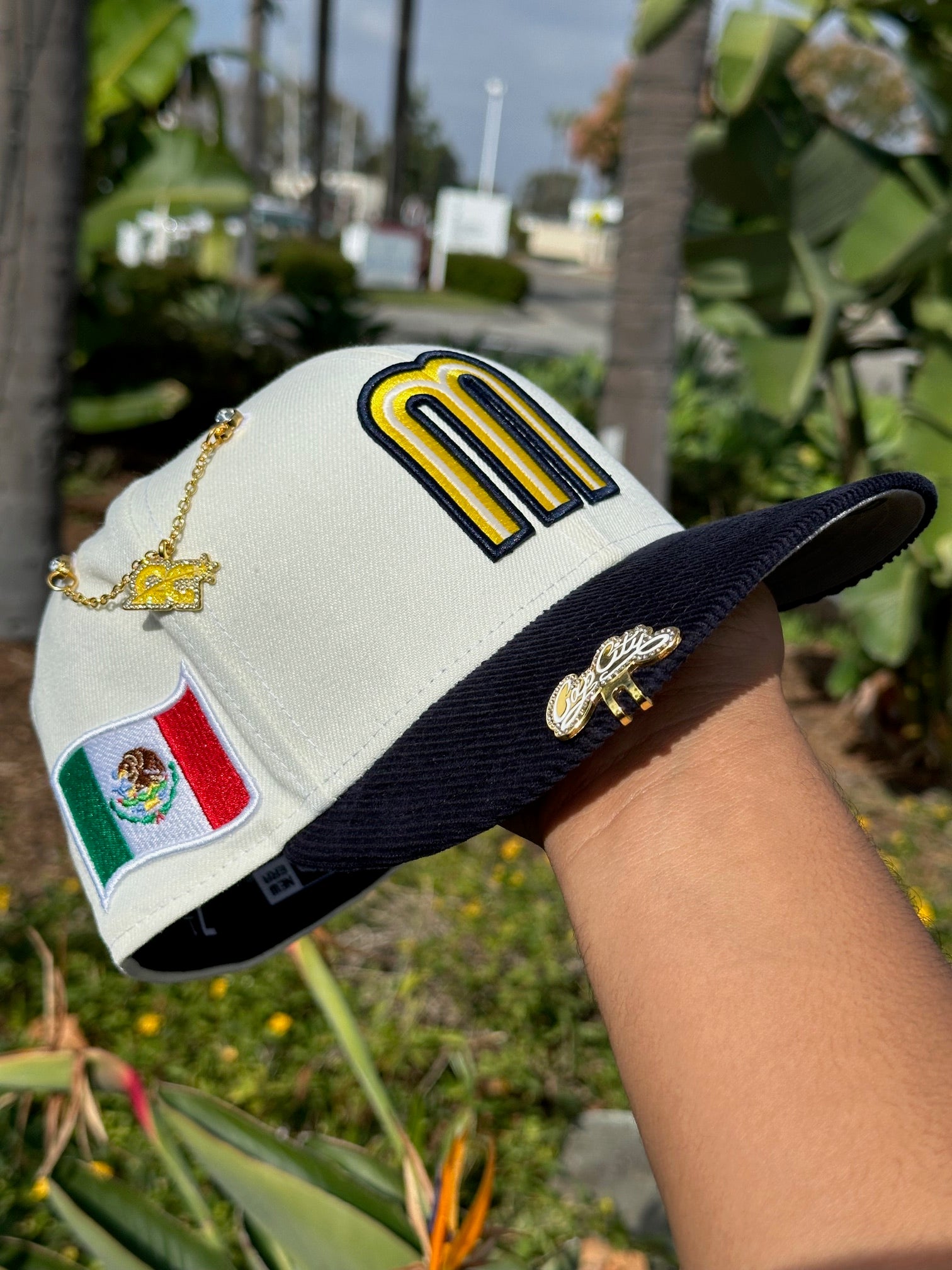 NEW ERA EXCLUSIVE 59FIFTY CHROME WHITE/CORDUROY MEXICO W/ MEXICO FLAG SIDE PATCH