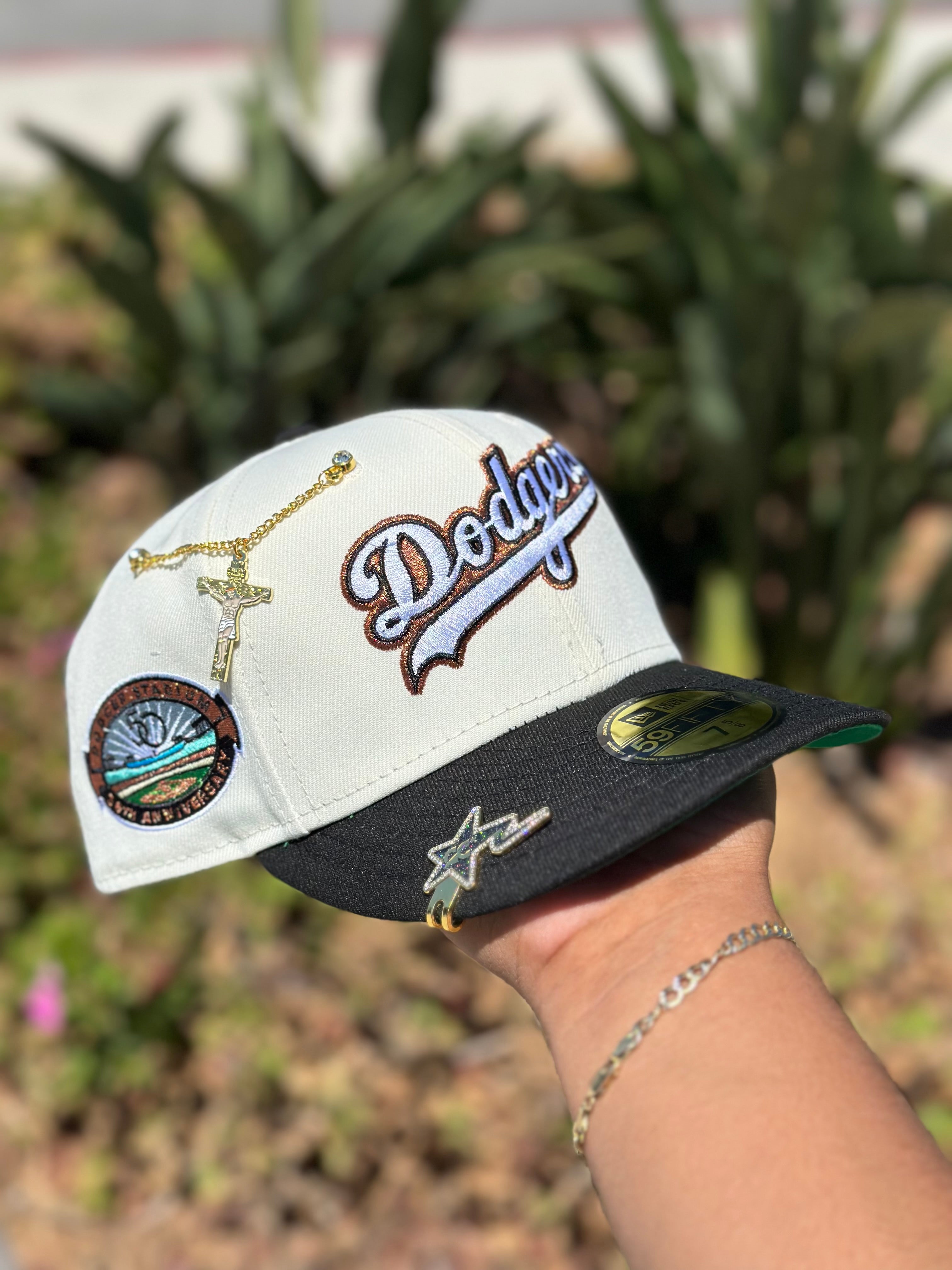 NEW ERA EXCLUSIVE 59FIFTY CHROME WHITE/BLACK LOS ANGELES DODGERS W/ 50TH ANNIVERSARY SIDE PATCH