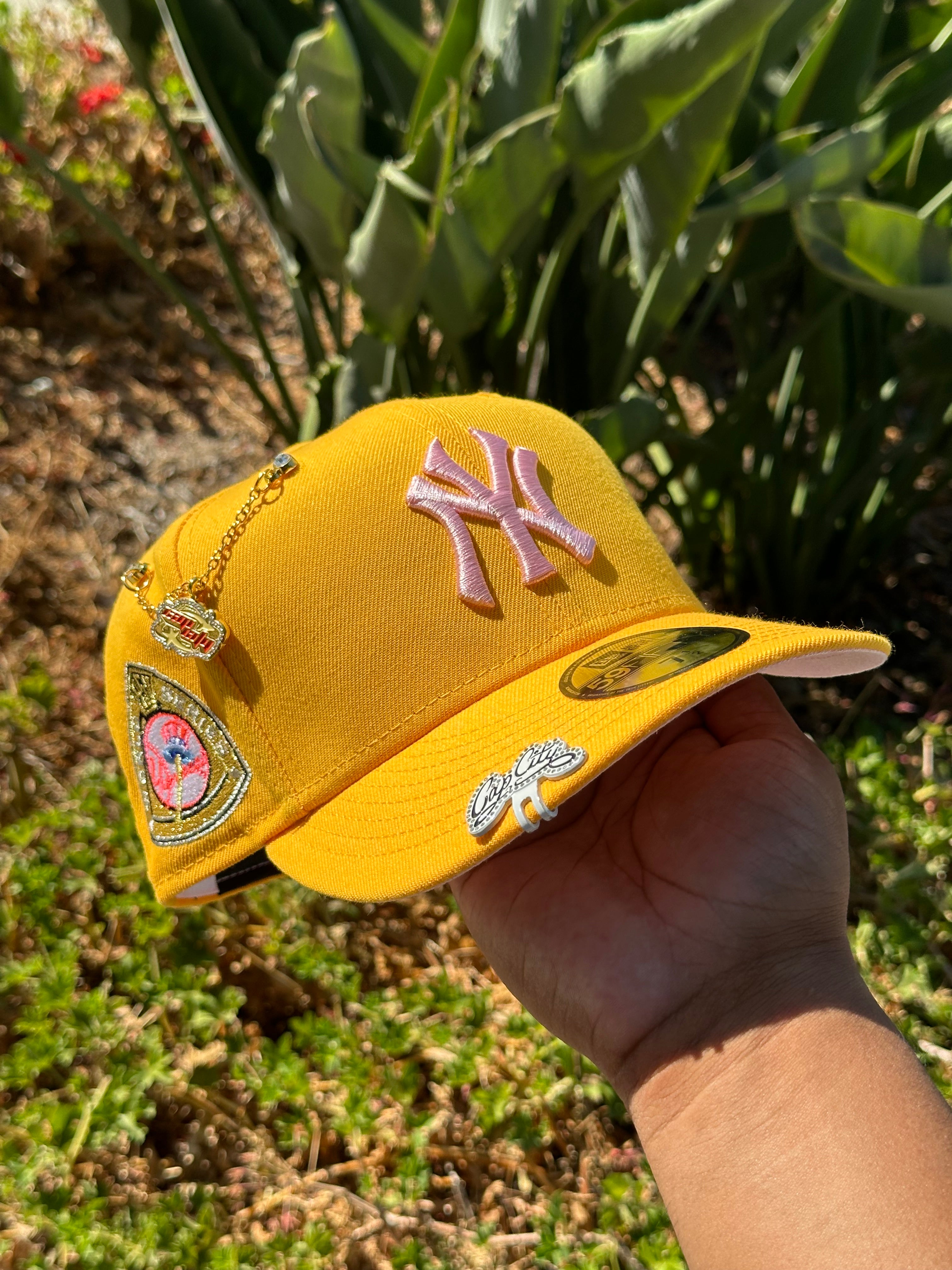 NEW ERA EXCLUSIVE 59FIFTY YELLOW NEW YORK YANKEES W/ 1959 WORLD SERIES SIDE PATCH