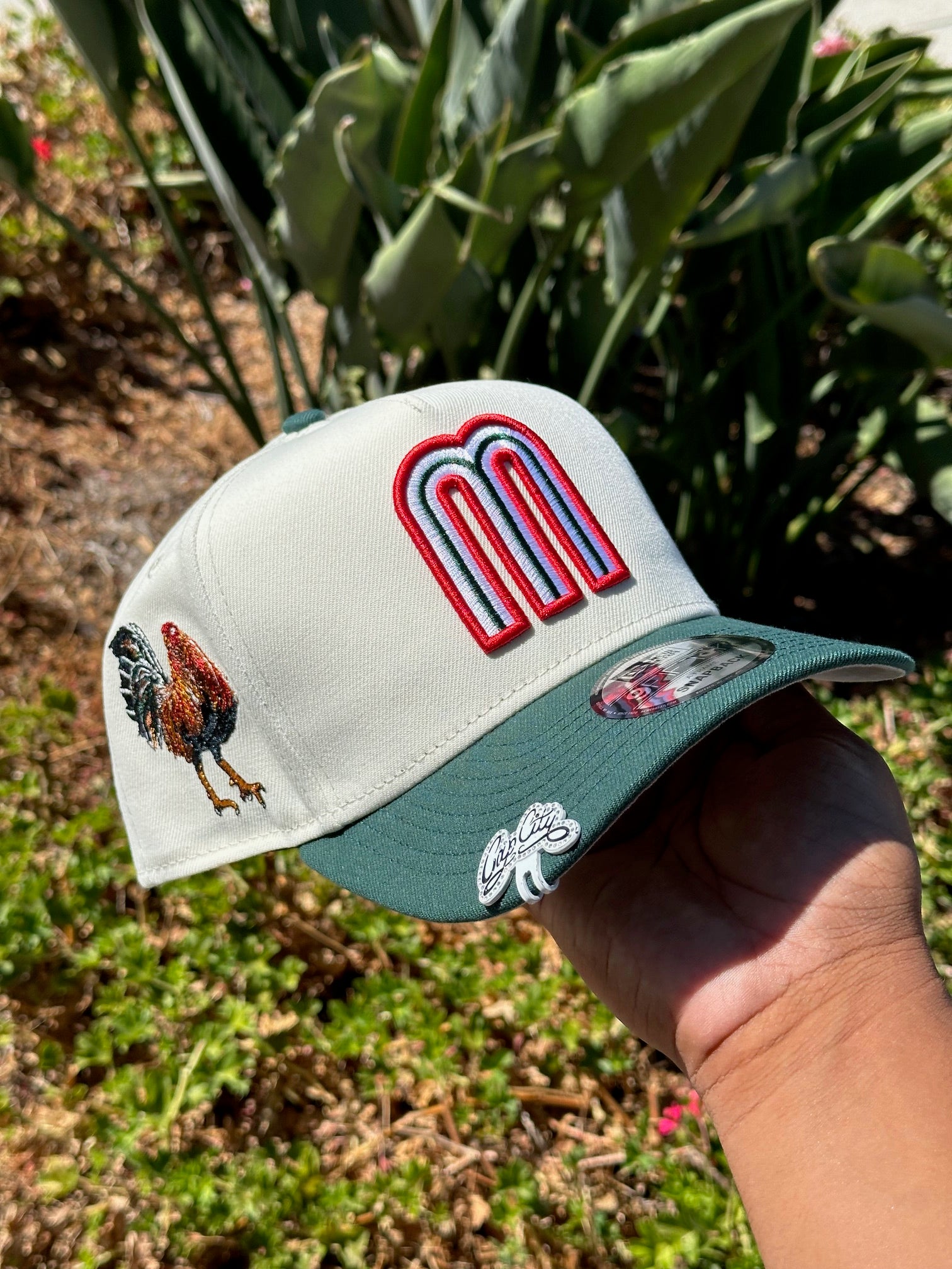 NEW ERA EXCLUSIVE 9FIFTY A-FRAME CHROME WHITE/GREEN MEXICO W/ "EL GALLO" SIDE PATCH