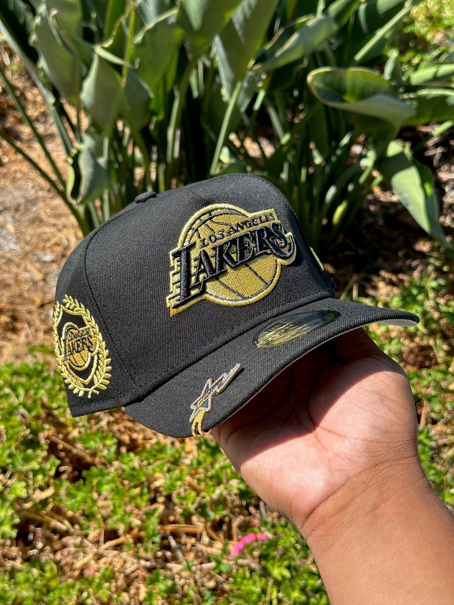 NEW ERA EXCLUSIVE 9FIFTY A-FRAME BLACK LOS ANGELES LAKERS W/ TEAM LOGO SIDE PATCH