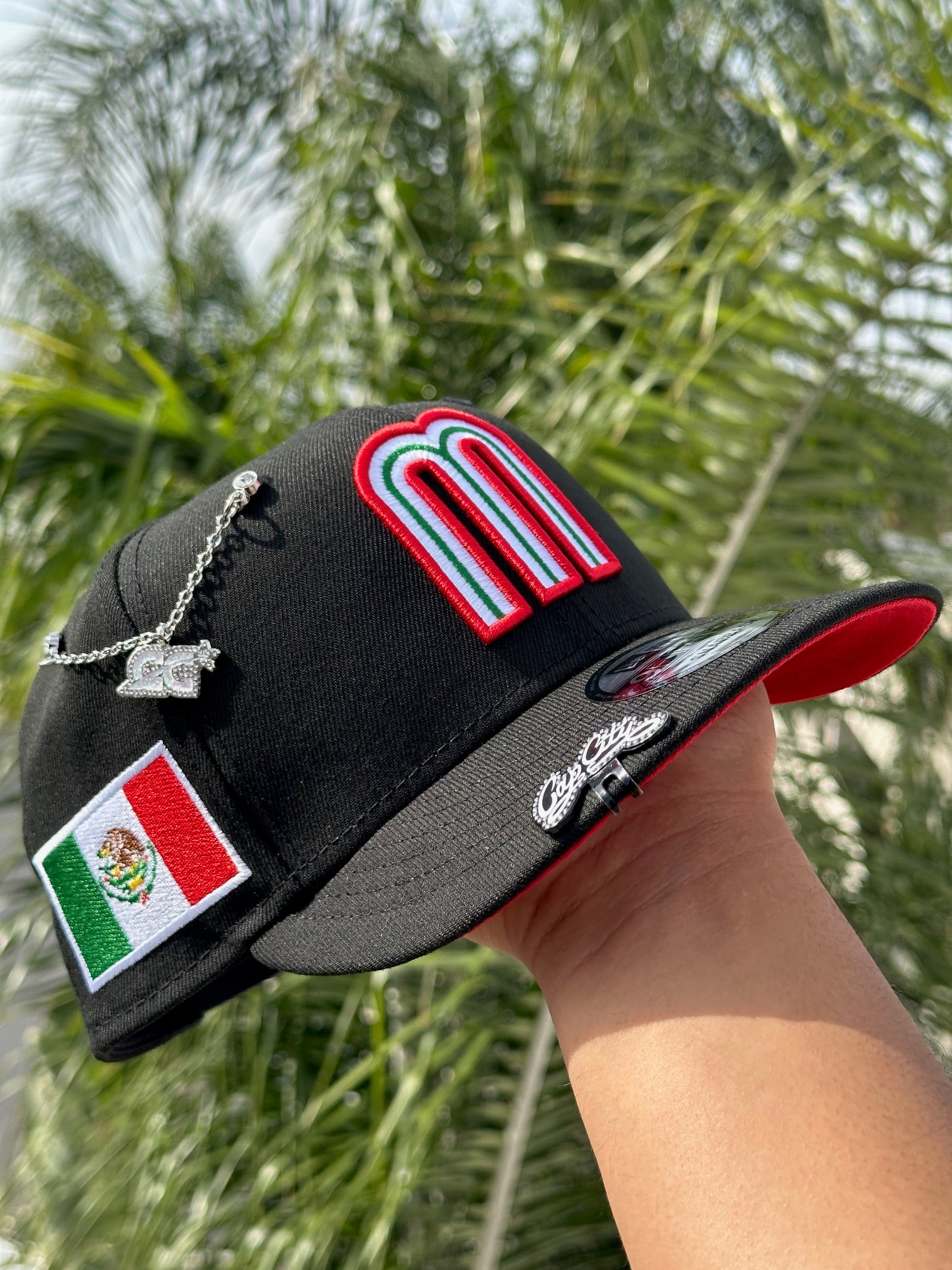 NEW ERA EXCLUSIVE 9FIFTY BLACK MEXICO SNAPBACK W/ MEXICO FLAG SIDE PATCH