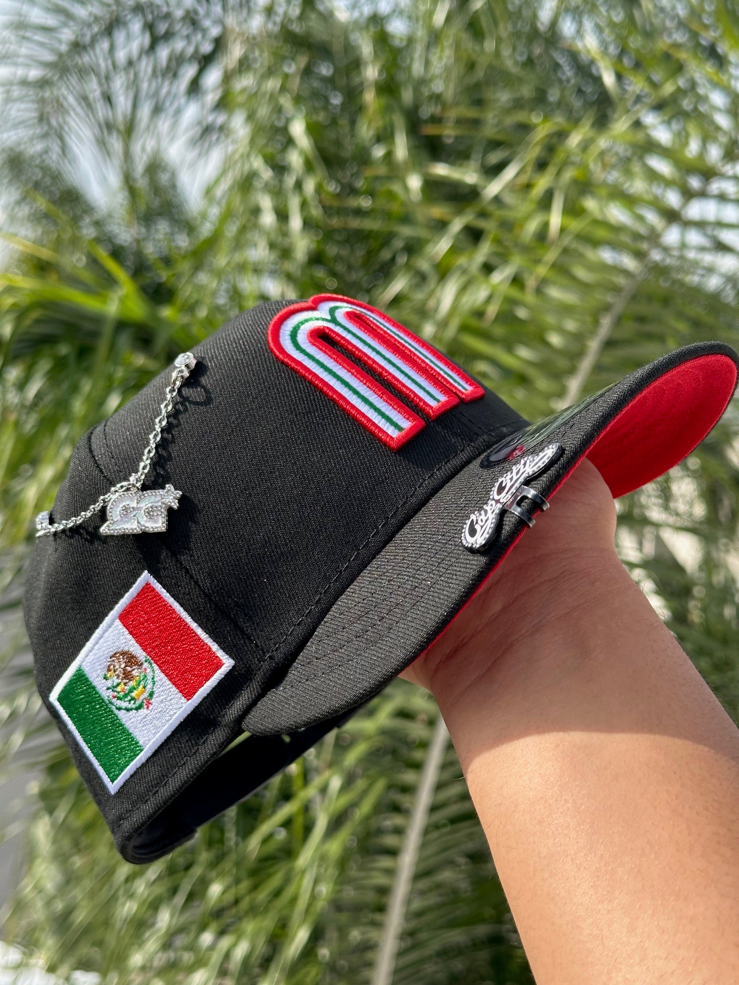 NEW ERA EXCLUSIVE 9FIFTY BLACK MEXICO SNAPBACK W/ MEXICO FLAG SIDE PATCH