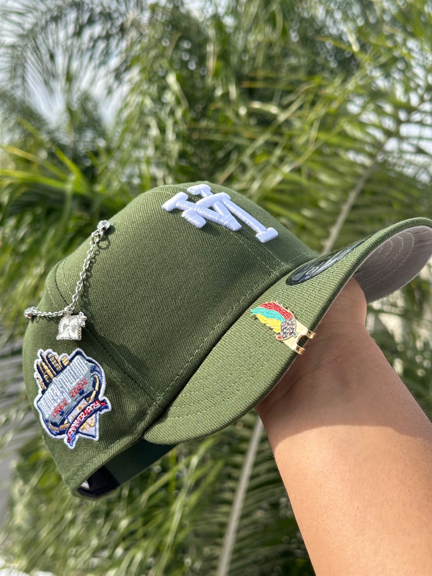 NEW ERA EXCLUSIVE 9FIFTY DARK OLIVE UPSIDE DOWN LOS ANGELES DODGERS SNAPBACK W/ 40TH ANNIVERSARY SIDE PATCH