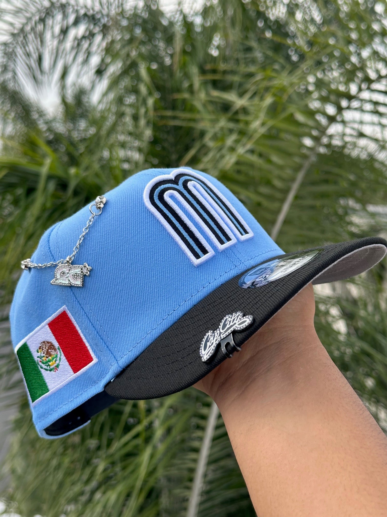 NEW ERA EXCLUSIVE 9FIFTY SKY BLUE/BLACK MEXICO SNAPBACK W/ MEXICO FLAG SIDE PATCH