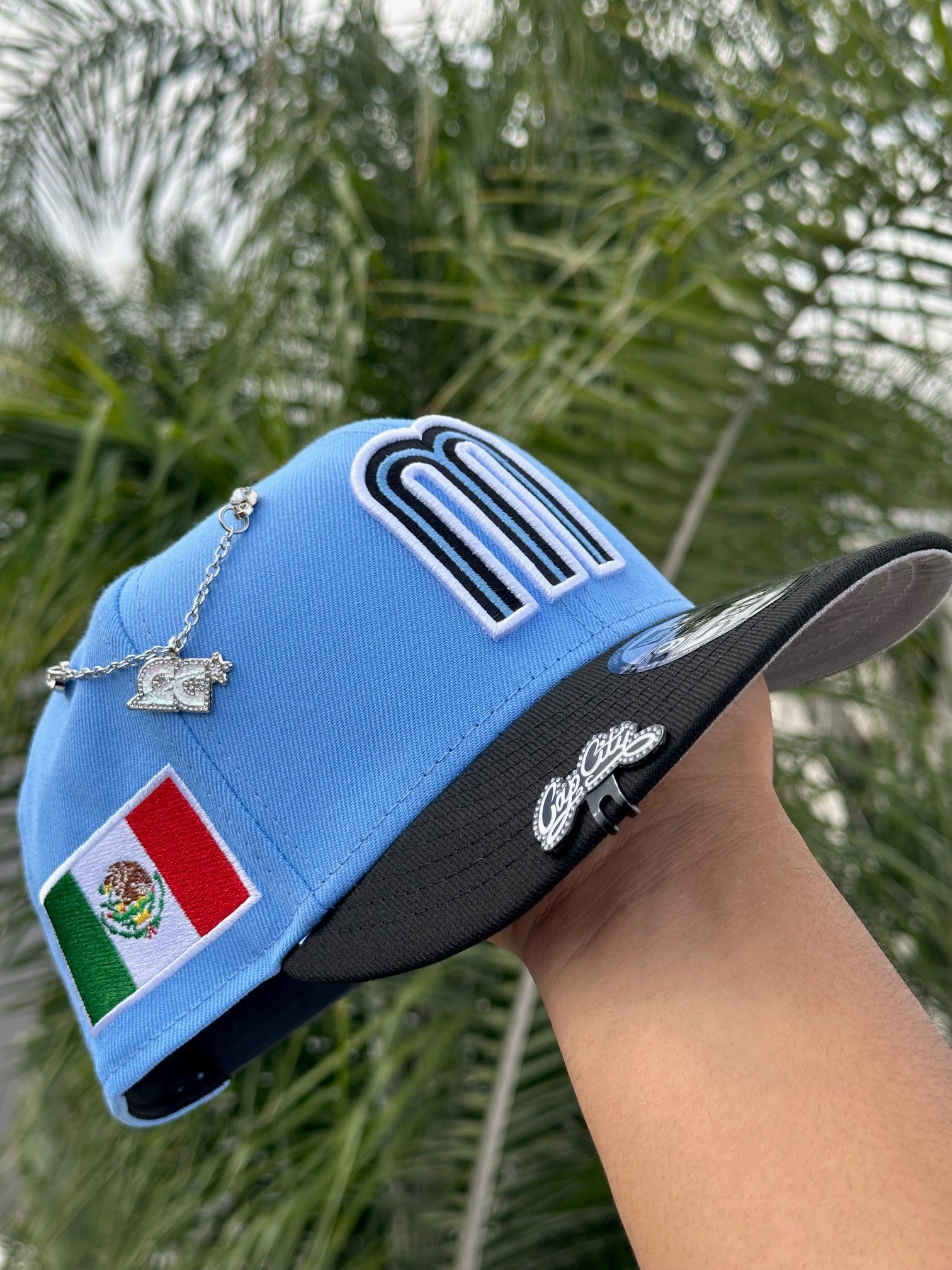 NEW ERA EXCLUSIVE 9FIFTY SKY BLUE/BLACK MEXICO SNAPBACK W/ MEXICO FLAG SIDE PATCH