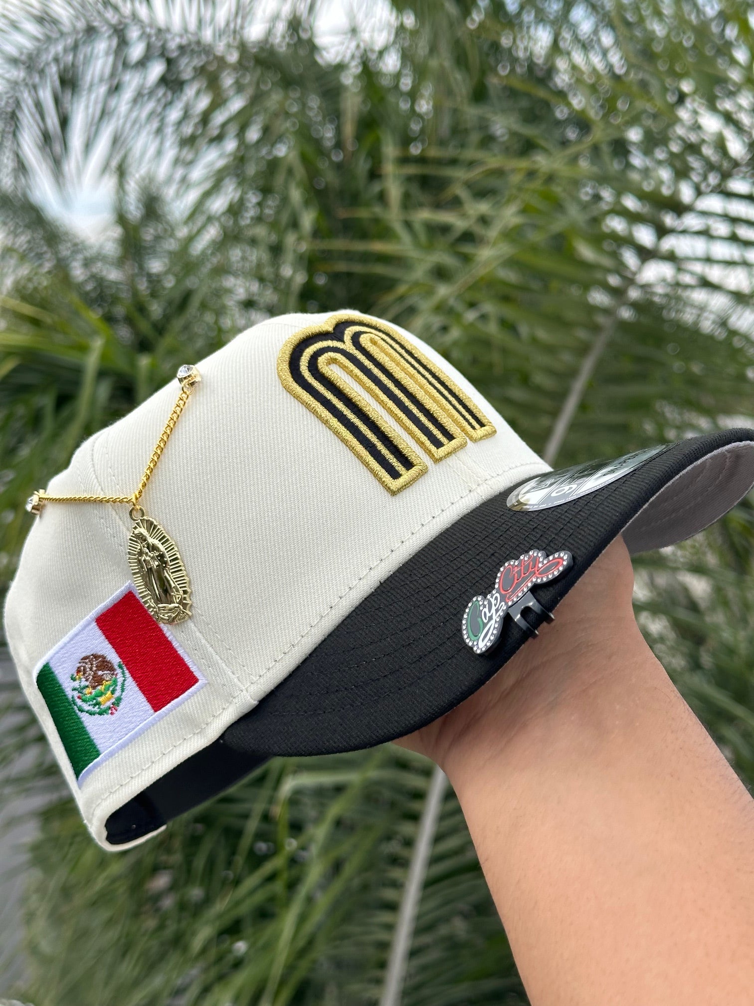 NEW ERA EXCLUSIVE 9FIFTY CHROME WHITE/BLACK MEXICO SNAPBACK W/ MEXICO FLAG SIDE PATCH