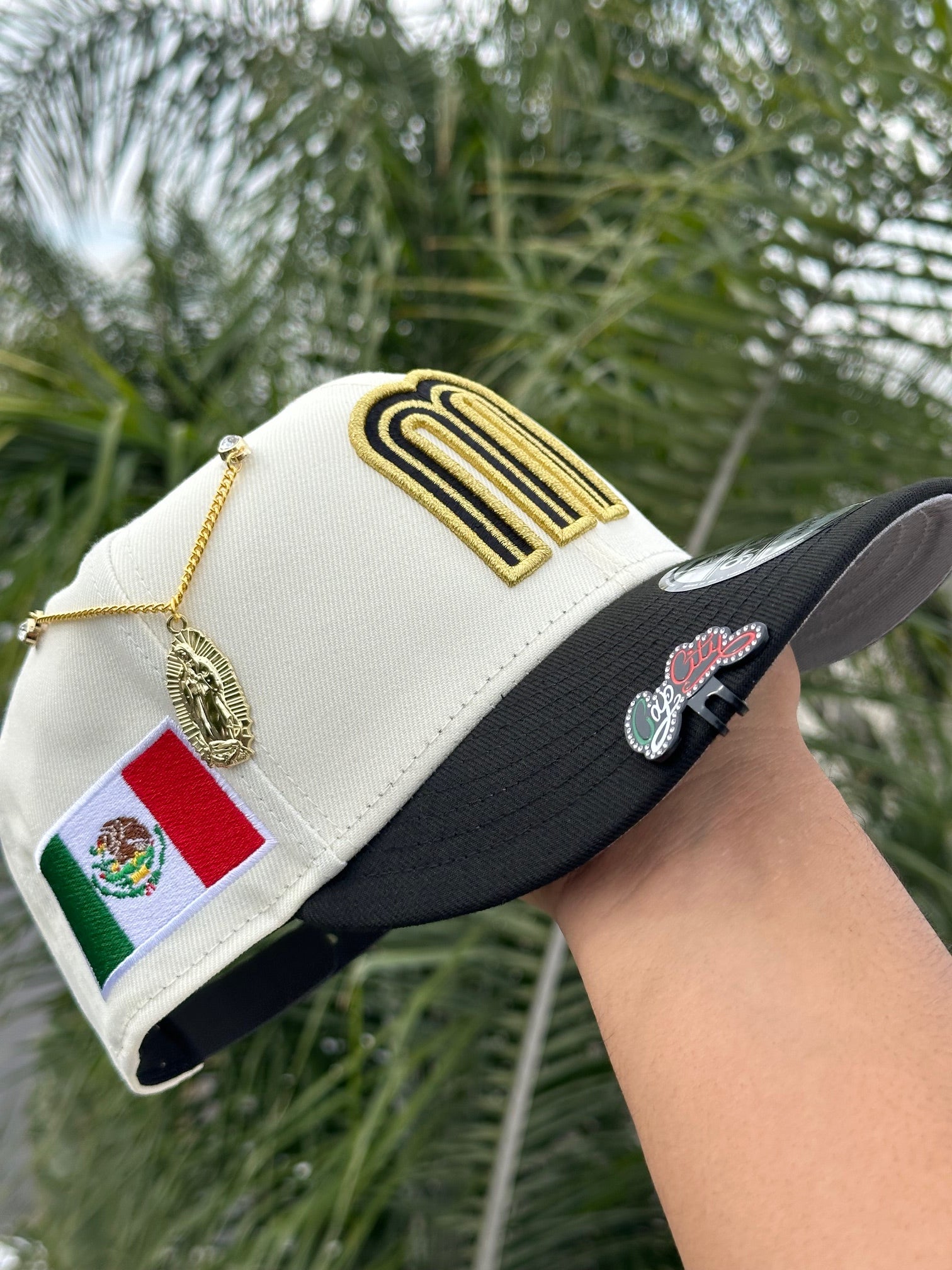 NEW ERA EXCLUSIVE 9FIFTY CHROME WHITE/BLACK MEXICO SNAPBACK W/ MEXICO FLAG SIDE PATCH