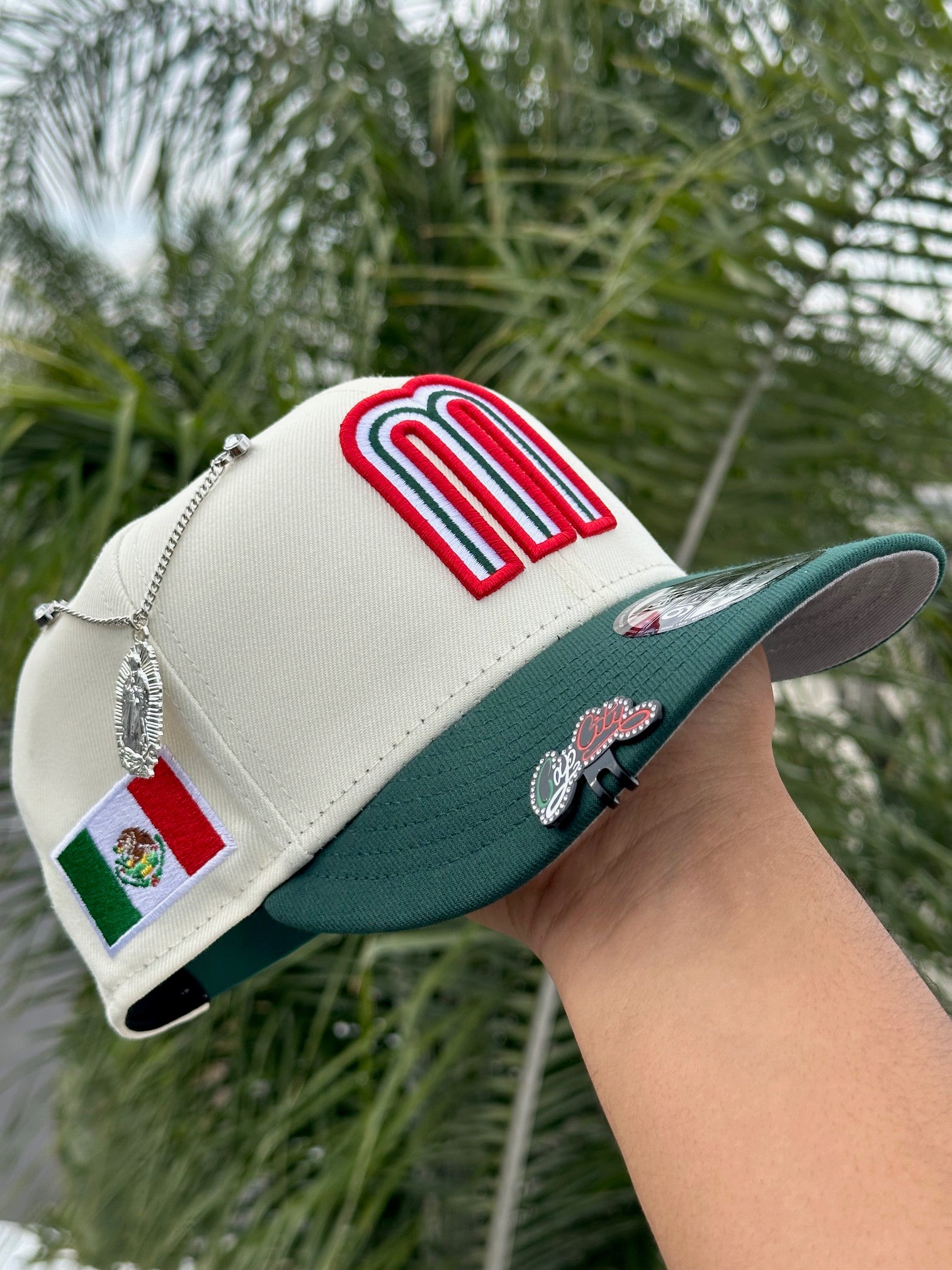 NEW ERA EXCLUSIVE 9FIFTY CHROME WHITE/FOREST GREEN MEXICO SNAPBACK W/ MEXICO FLAG SIDE PATCH