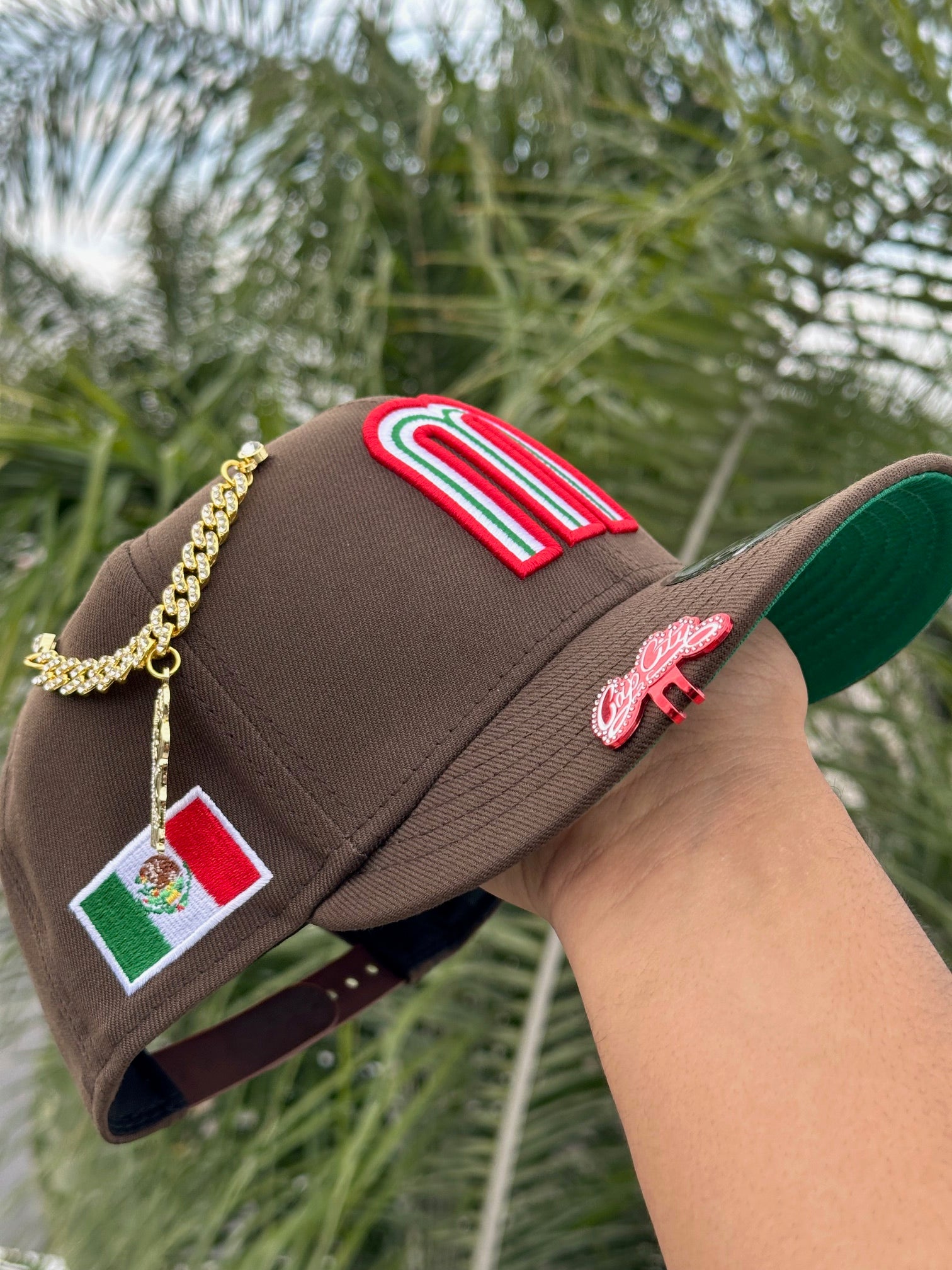 NEW ERA EXCLUSIVE 9FIFTY DARK BROWN MEXICO SNAPBACK W/ MEXICO FLAG SIDE PATCH