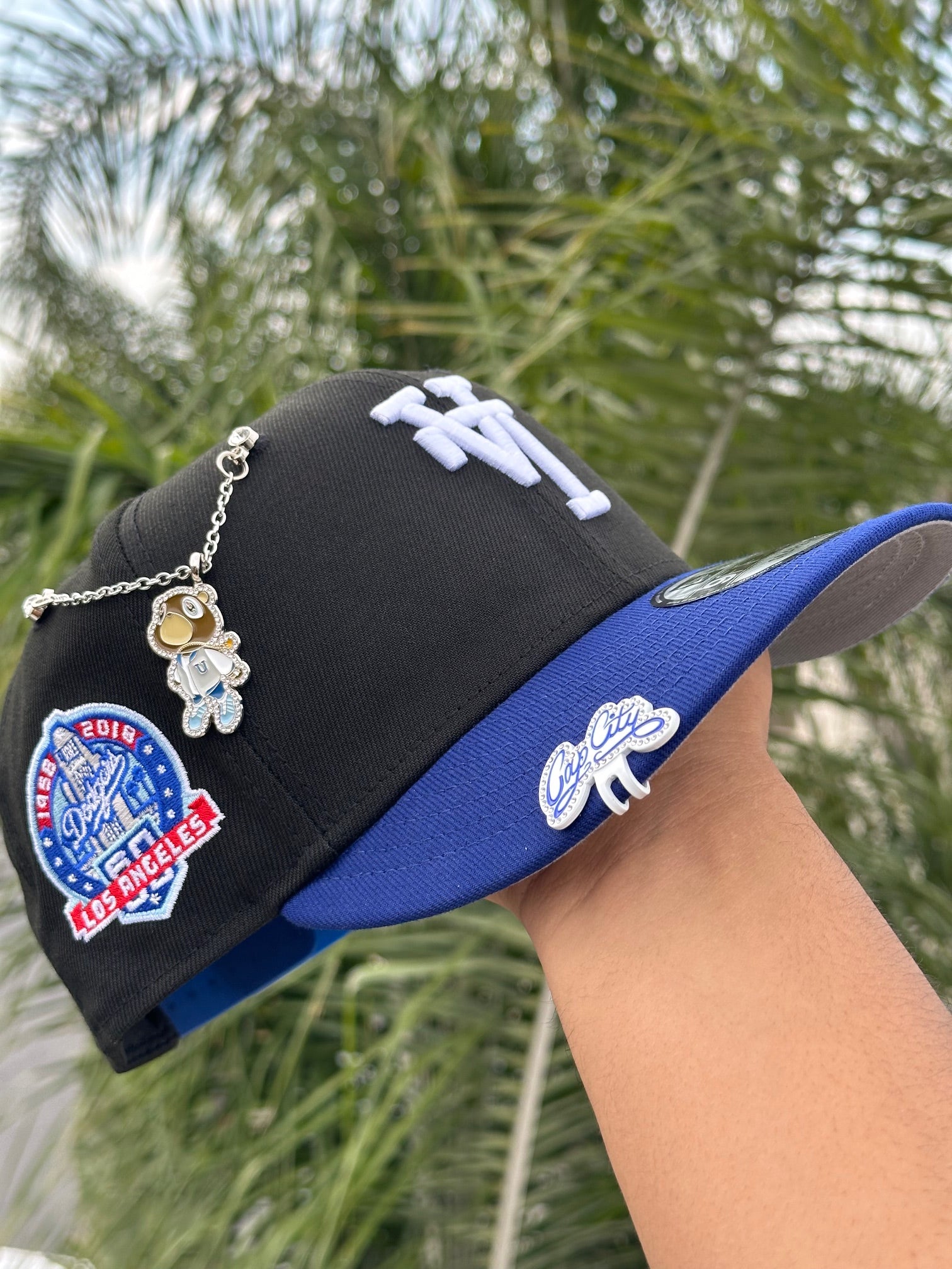 NEW ERA EXCLUSIVE 9FIFTY BLACK/BLUE UPSIDE DOWN LOS ANGELES DODGERS SNAPBACK W/ 60TH ANNIVERSARY SIDE PATCH