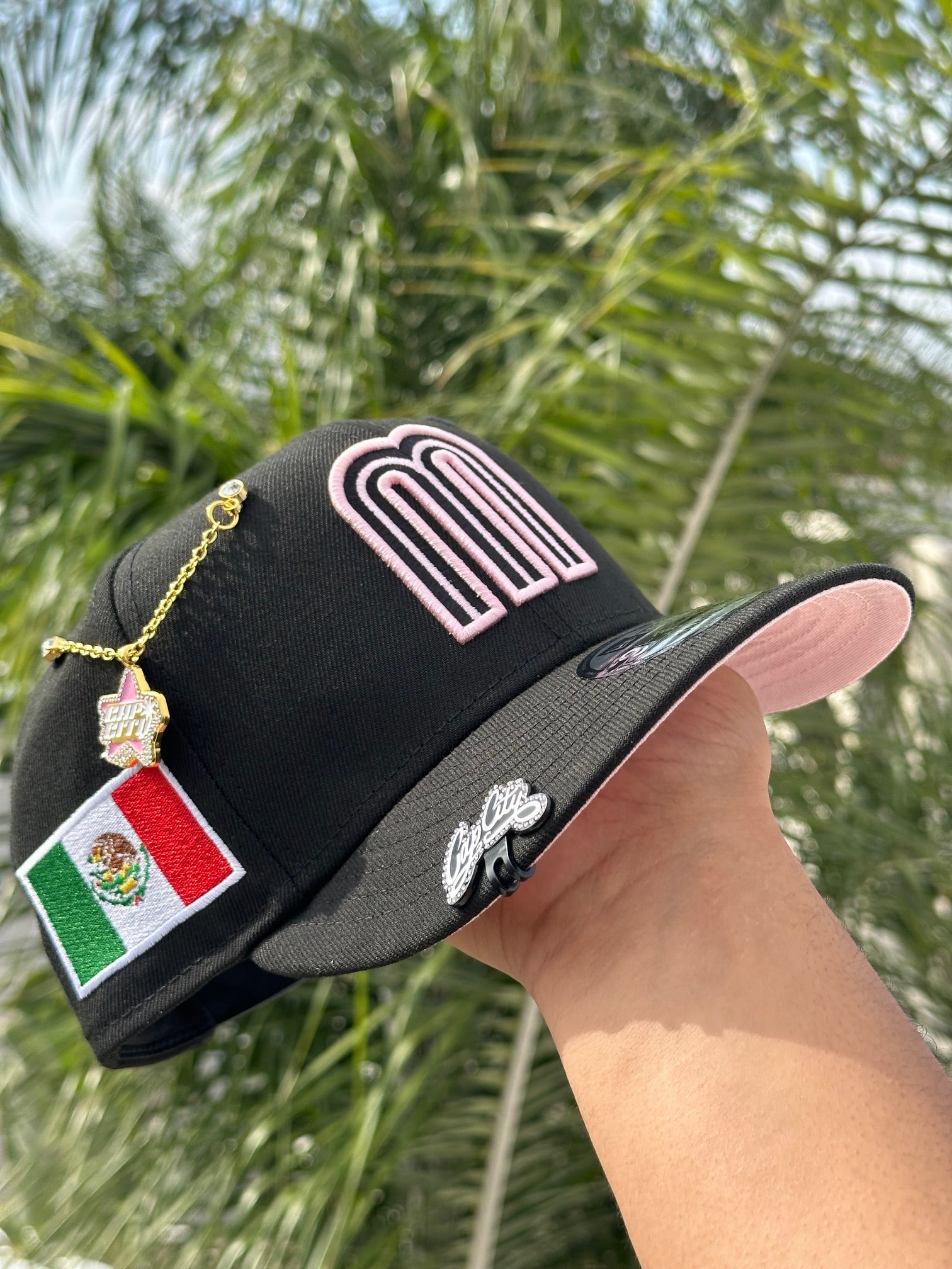 NEW ERA EXCLUSIVE 9FIFTY BLACK MEXICO SNAPBACK W/ MEXICO FLAG SIDE PATCH