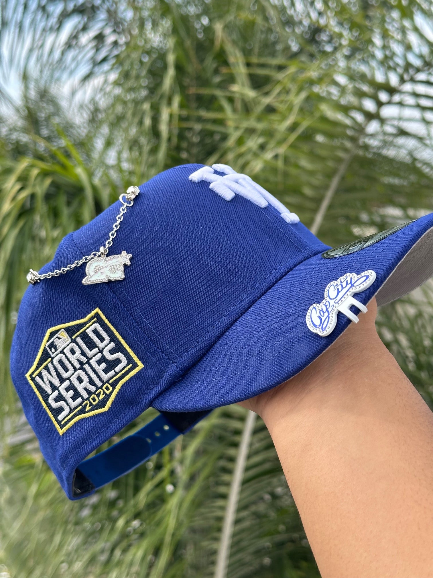 NEW ERA EXCLUSIVE 9FIFTY BLUE UPSIDE DOWN LOS ANGELES DODGERS SNAPBACK W/ 2020 WORLD SERIES SIDE PATCH