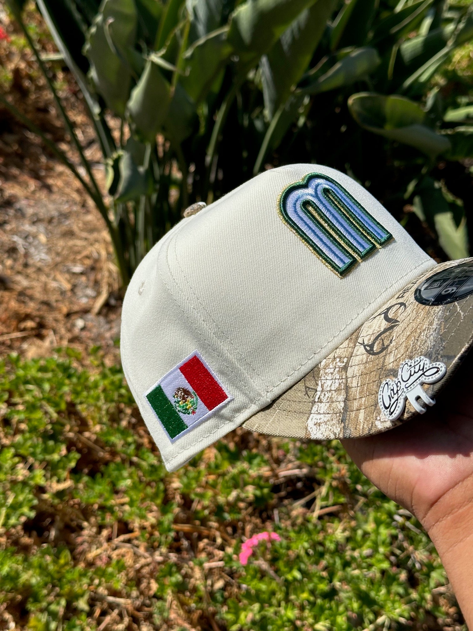 NEW ERA EXCLUSIVE 9FIFTY A-FRAME CHROME WHITE/REALTREE MEXICO W/ MEXICO FLAG SIDE PATCH