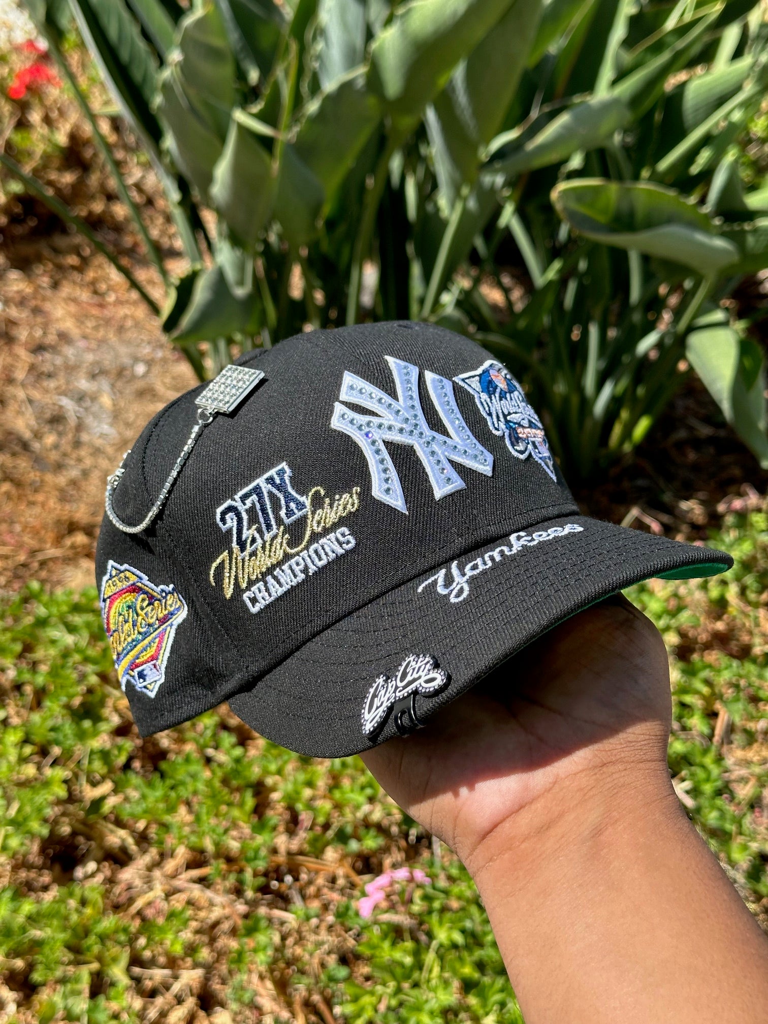 NEW ERA EXCLUSIVE 59FIFTY BLACK NEW YORK YANKEES W/ WORLD SERIES EMBROIDERY PATCHES